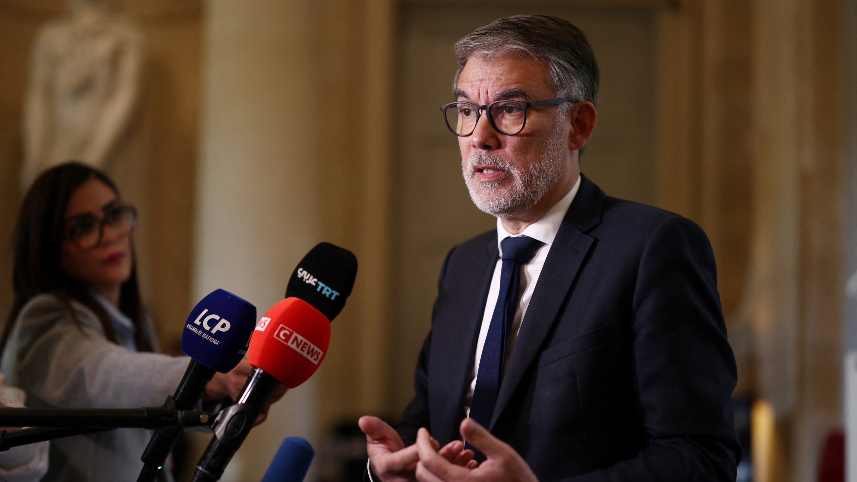 «Casse-toi, sale traître» : Olivier Faure enfariné à Amiens lors des manifestations du 1er mai