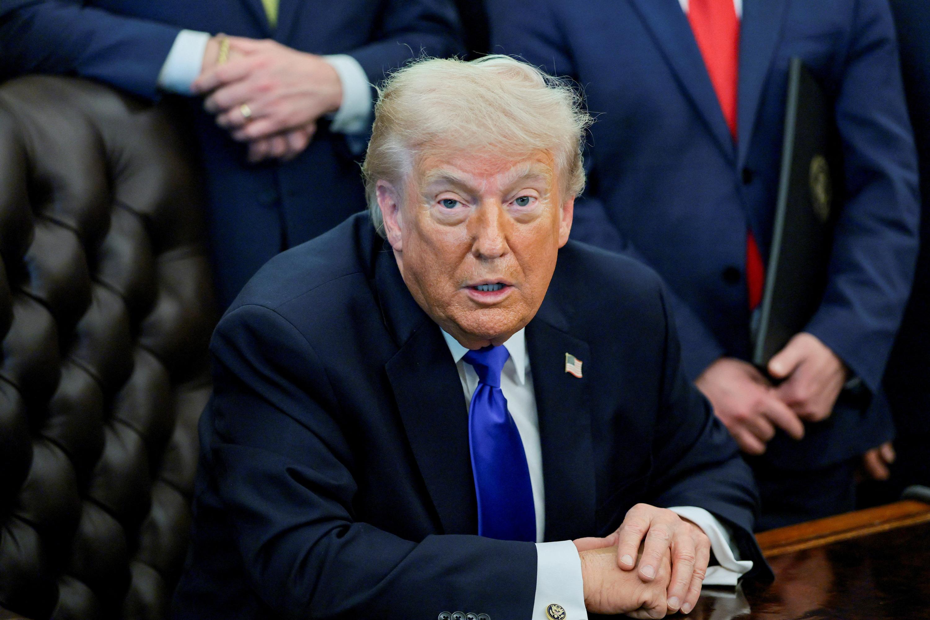 EN DIRECT - Guerre au Moyen-Orient : l’Iran active ses défenses aériennes contre des drones, Trump prêt à ignorer le Congrès pour poursuivre le conflit