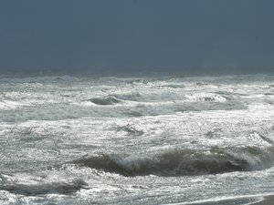 Vagues de 2,5 m, pluies diluviennes et risque de crue, la préfecture alerte sur un risque de noyade dans l’Hérault