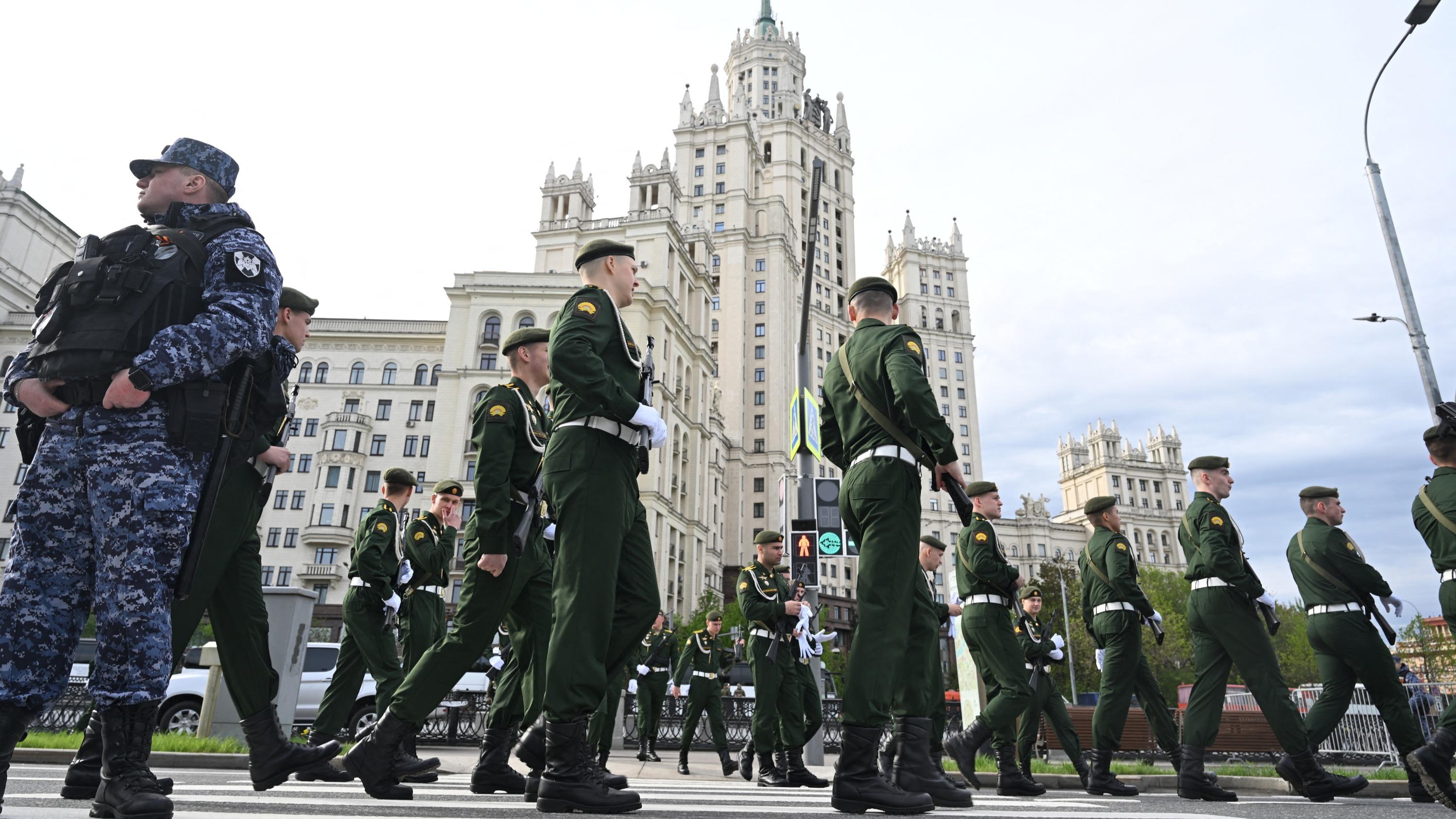 La guerre menée par la Russie en Ukraine est une «cause juste», affirme Vladimir Poutine lors de la parade militaire du 9 Mai