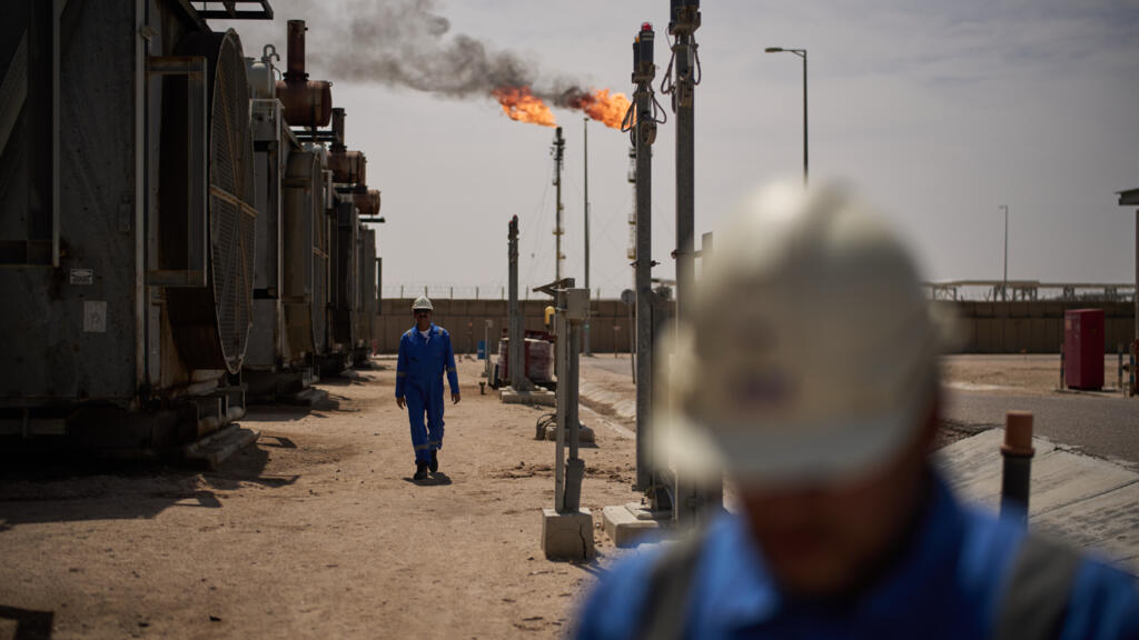 EN DIRECT - Moyen-Orient: le baril de Brent s'envole de 5% sur fond de crainte d'un blocus prolongé d'Ormuz
