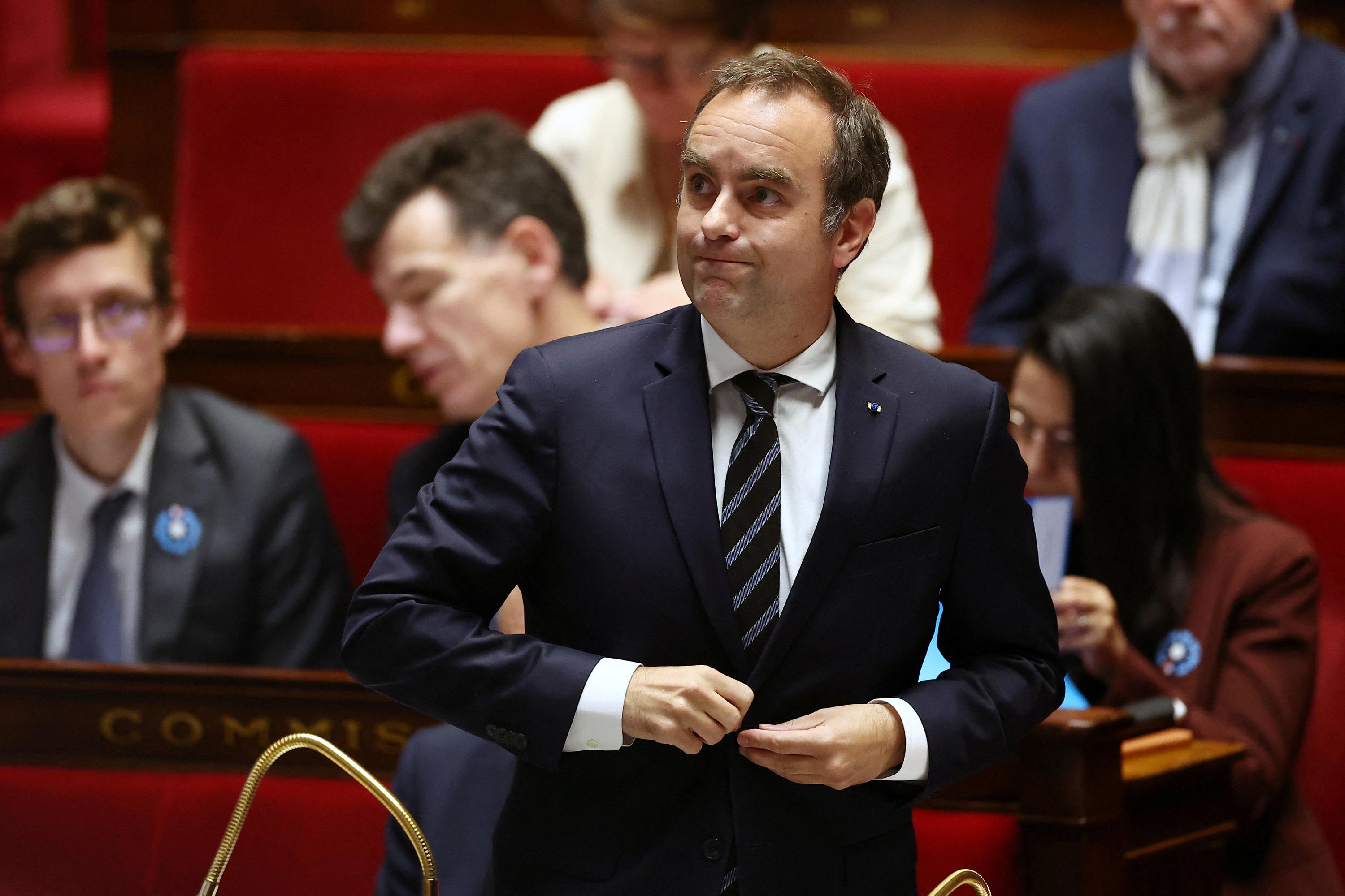«Les Français ne nous pardonneraient pas toute forme de division inutile» : en plein divorce Borne-Attal, Lecornu tente de ressouder ses troupes