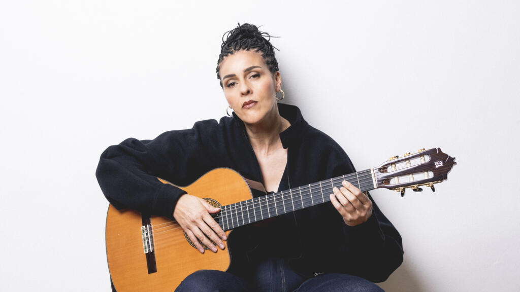 Souad Massi: «Si on laisse la parole aux fous furieux, on va vers une troisième guerre mondiale»