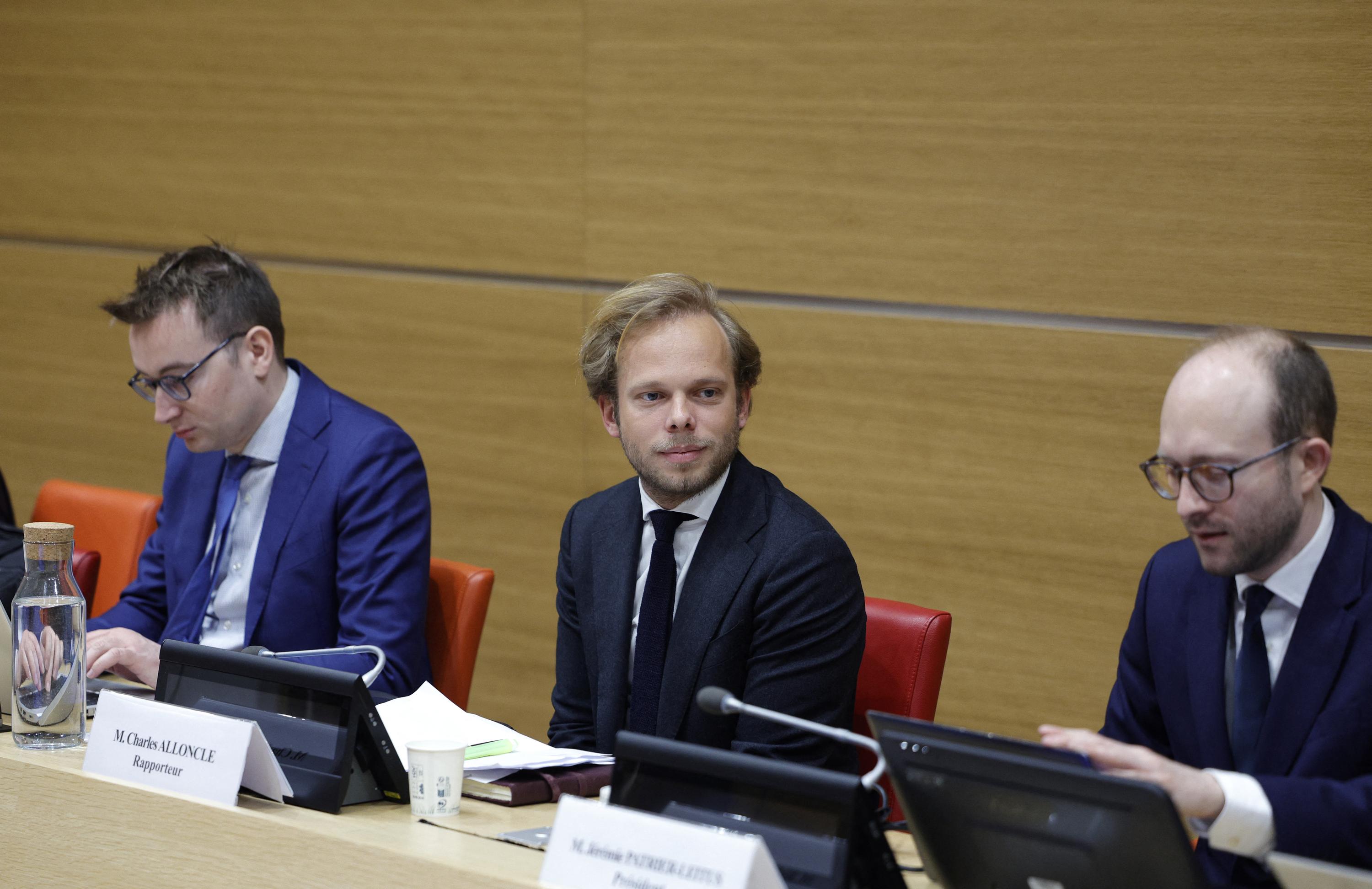 Commission sur l’audiovisuel public : auteur, observations, vote… Comment est élaboré et publié le rapport ?