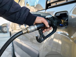 Prix des carburants : de nouvelles professions concernées, qui pourra désormais bénéficier du 