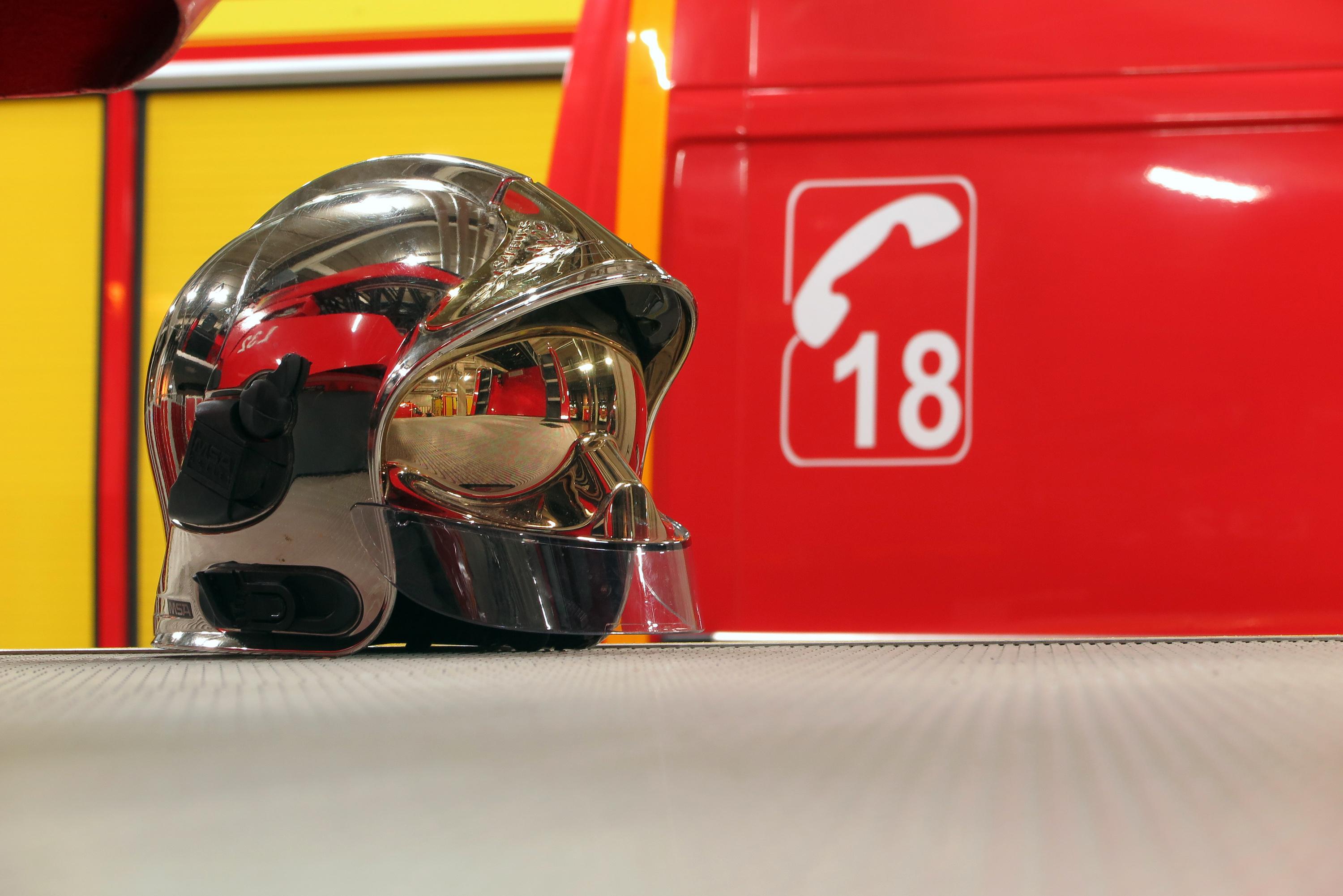 Marne : incendie en cours dans un camp militaire où est attendu Emmanuel Macron ce jeudi après-midi