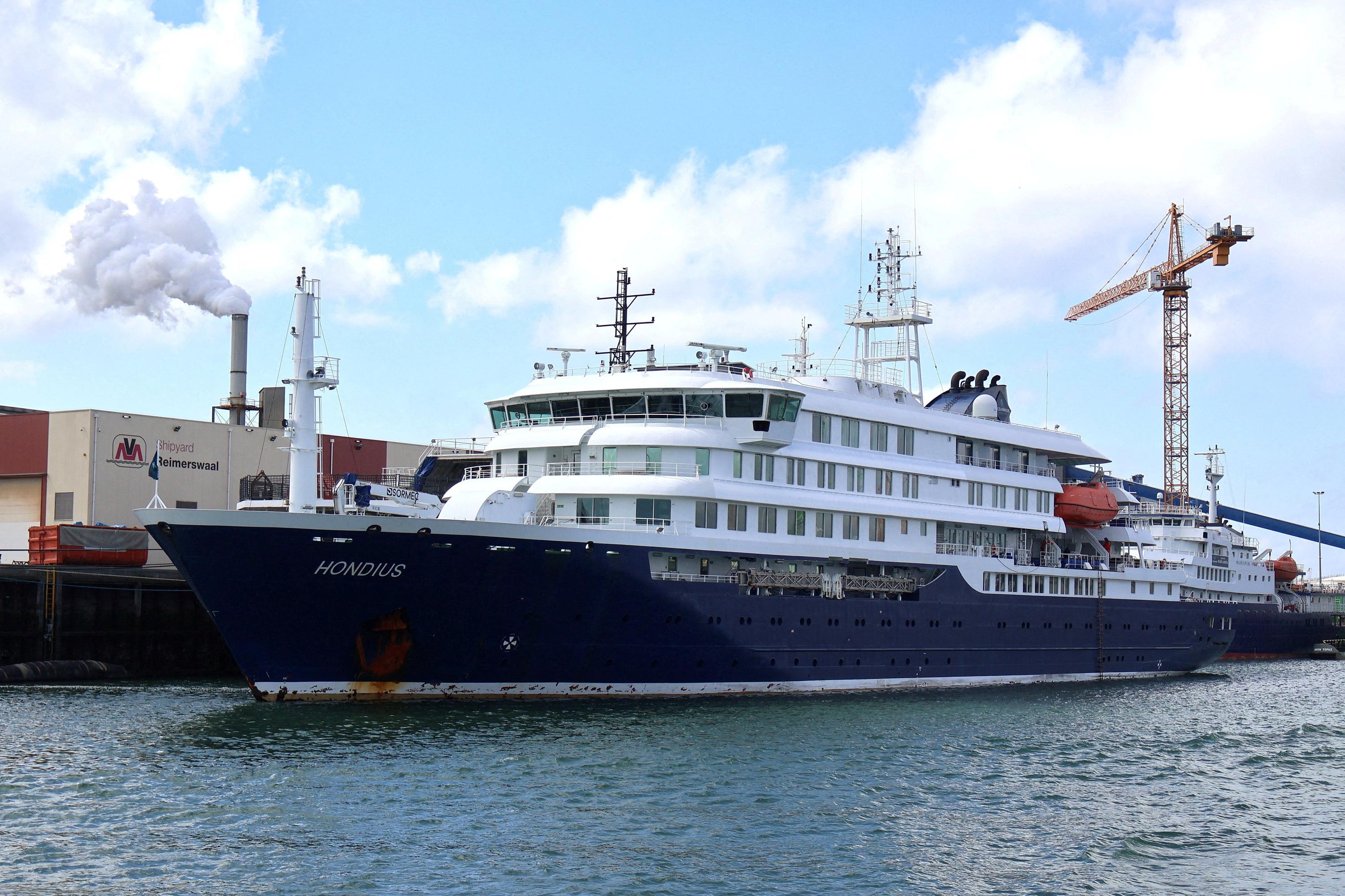 Trois morts et un mystérieux virus : les scénarios possibles de la contamination des croisiéristes du MV Hondius