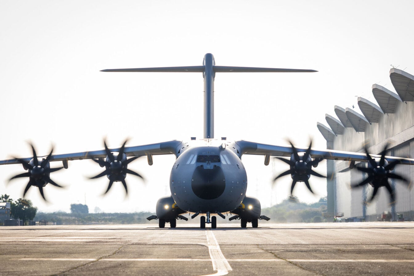 L’Airbus A400M va pouvoir larguer 50 drones ou 12 missiles en plein vol : la transformation se confirme