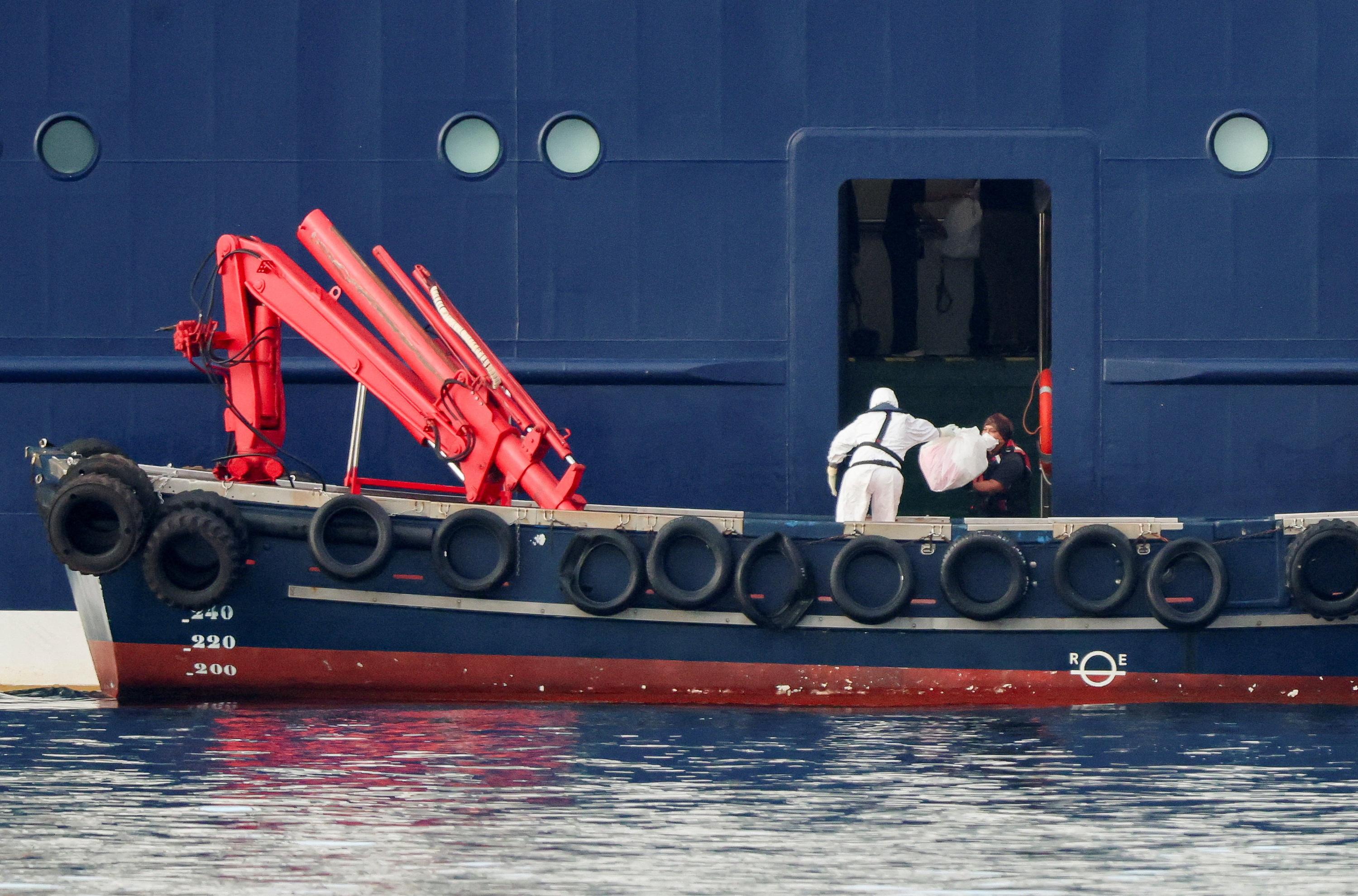 EN DIRECT - Hantavirus : l’équipe sanitaire internationale sur le point de monter à bord du MV Hondius