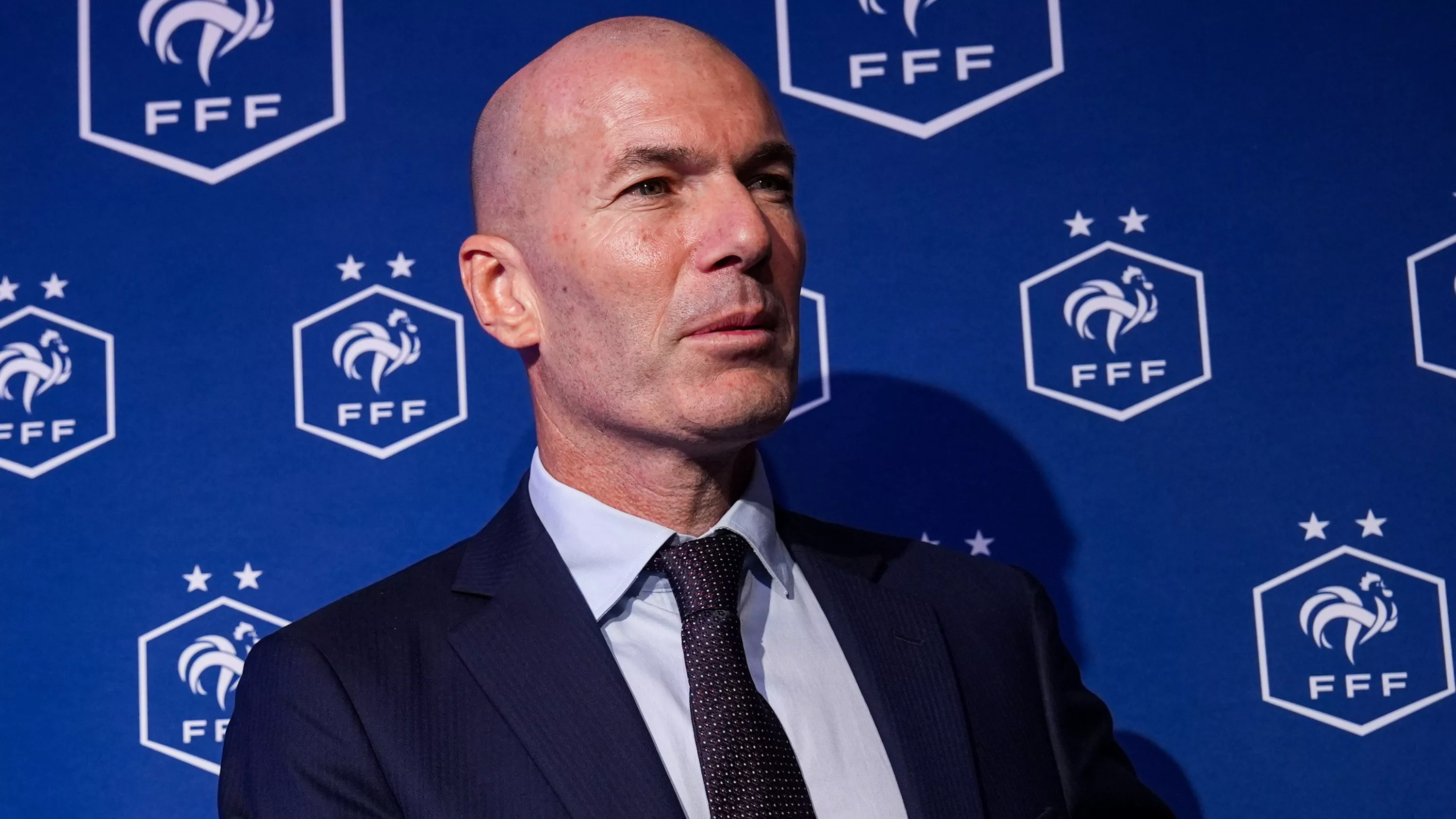 «82% des Français ont une bonne opinion de lui» : avec l’arrivée de Zidane à la tête des Bleus, les Français donnent leurs avis