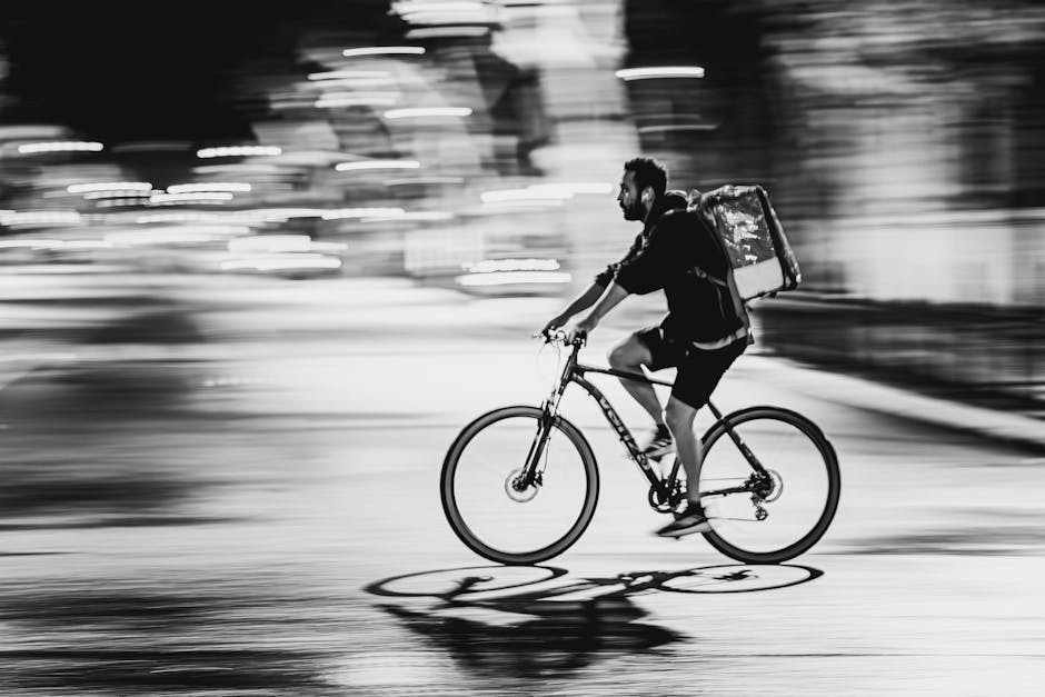 France: Deliveroo et Uber Eats visés par une plainte pour «traite d'êtres humains»