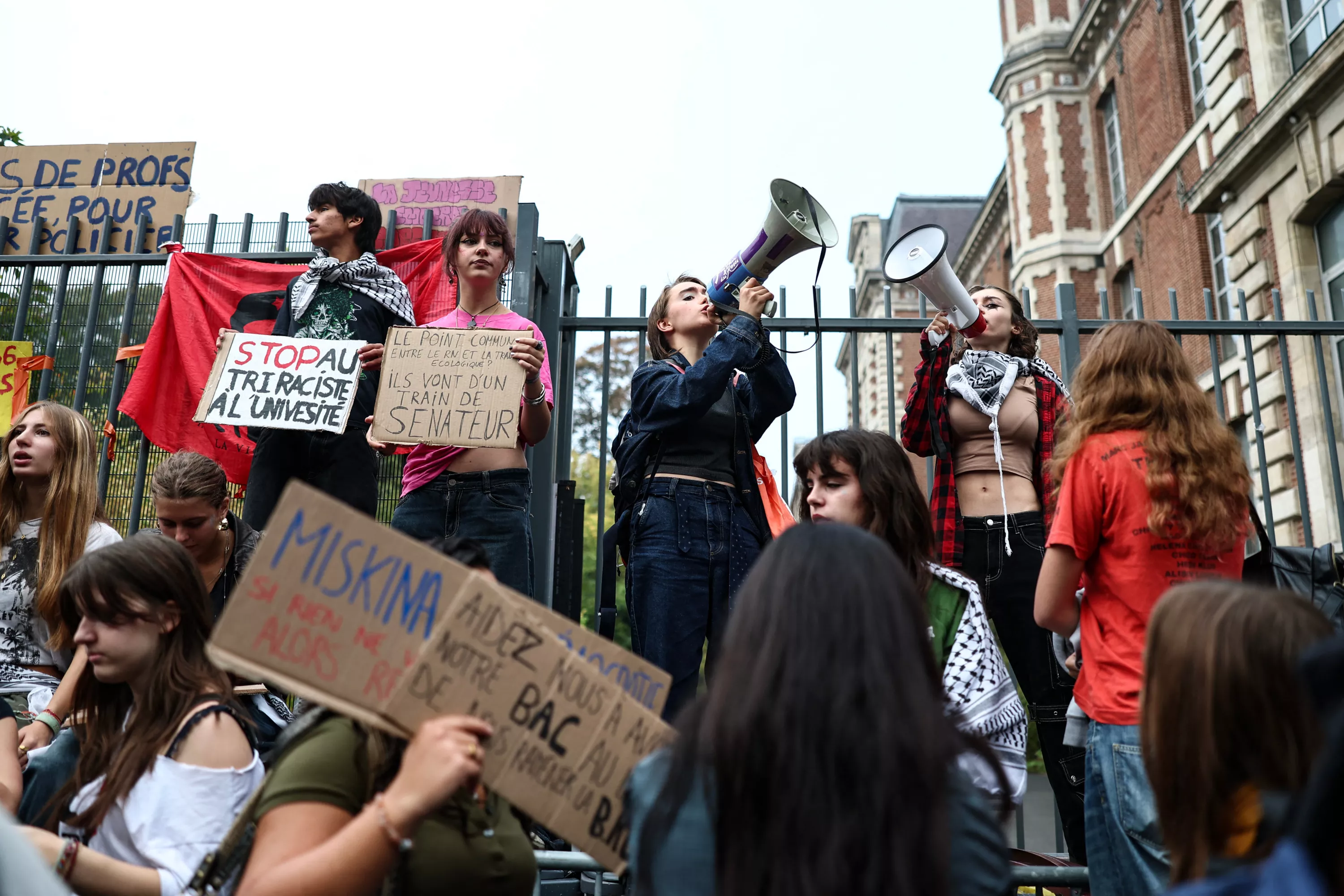 À Paris, «moins de dix lycées visés par des tentatives de blocage», selon le rectorat
