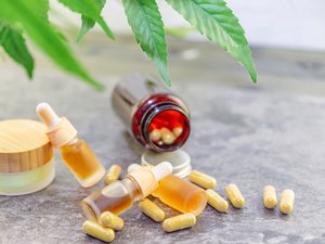 Coup de tonnerre pour le CBD : pourquoi les huiles, bonbons et tisanes seront bientôt officiellement interdits ?