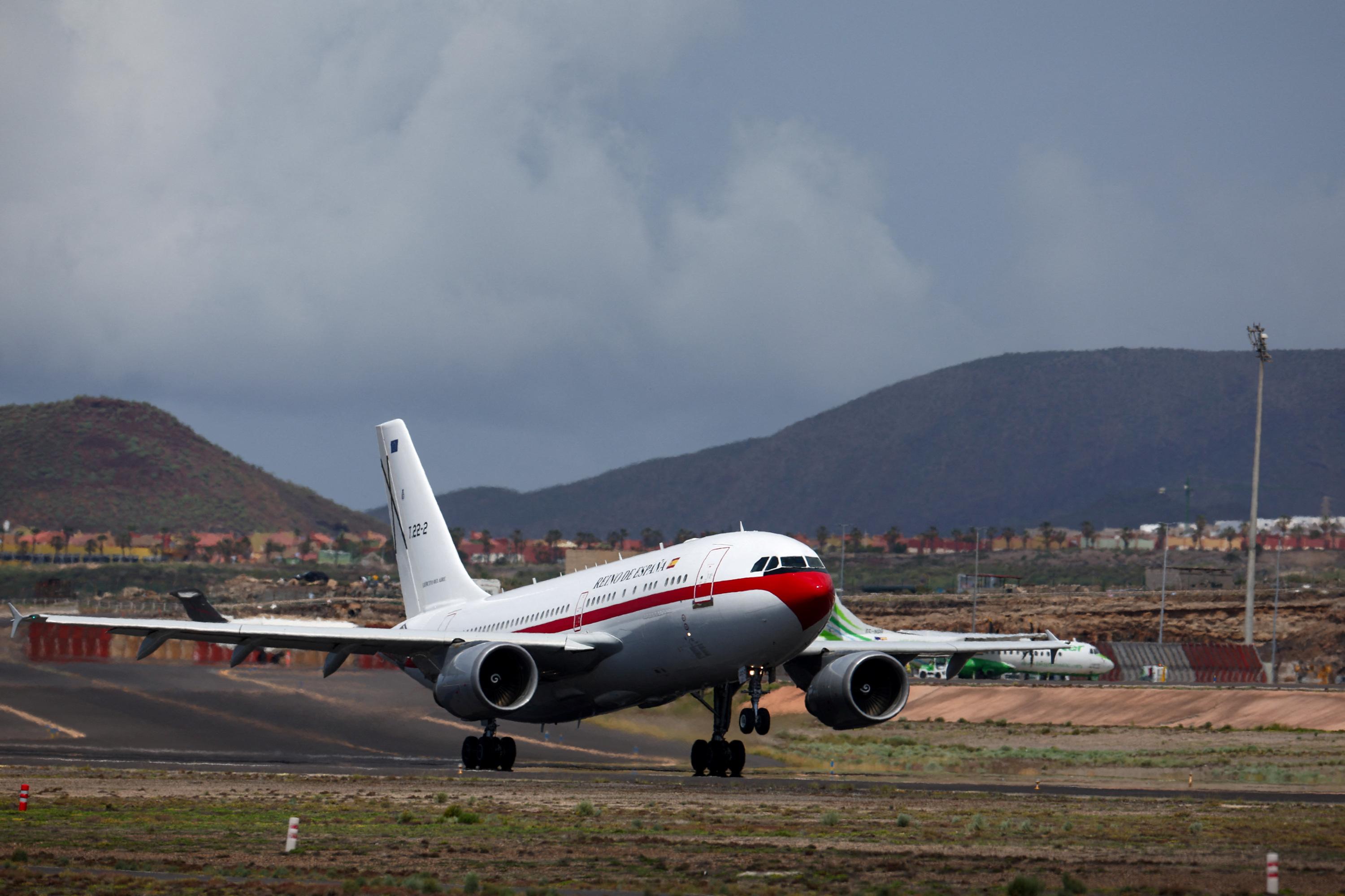 EN DIRECT - Hantavirus : l’avion ramenant les Français évacués du navire MV Hondius a décollé