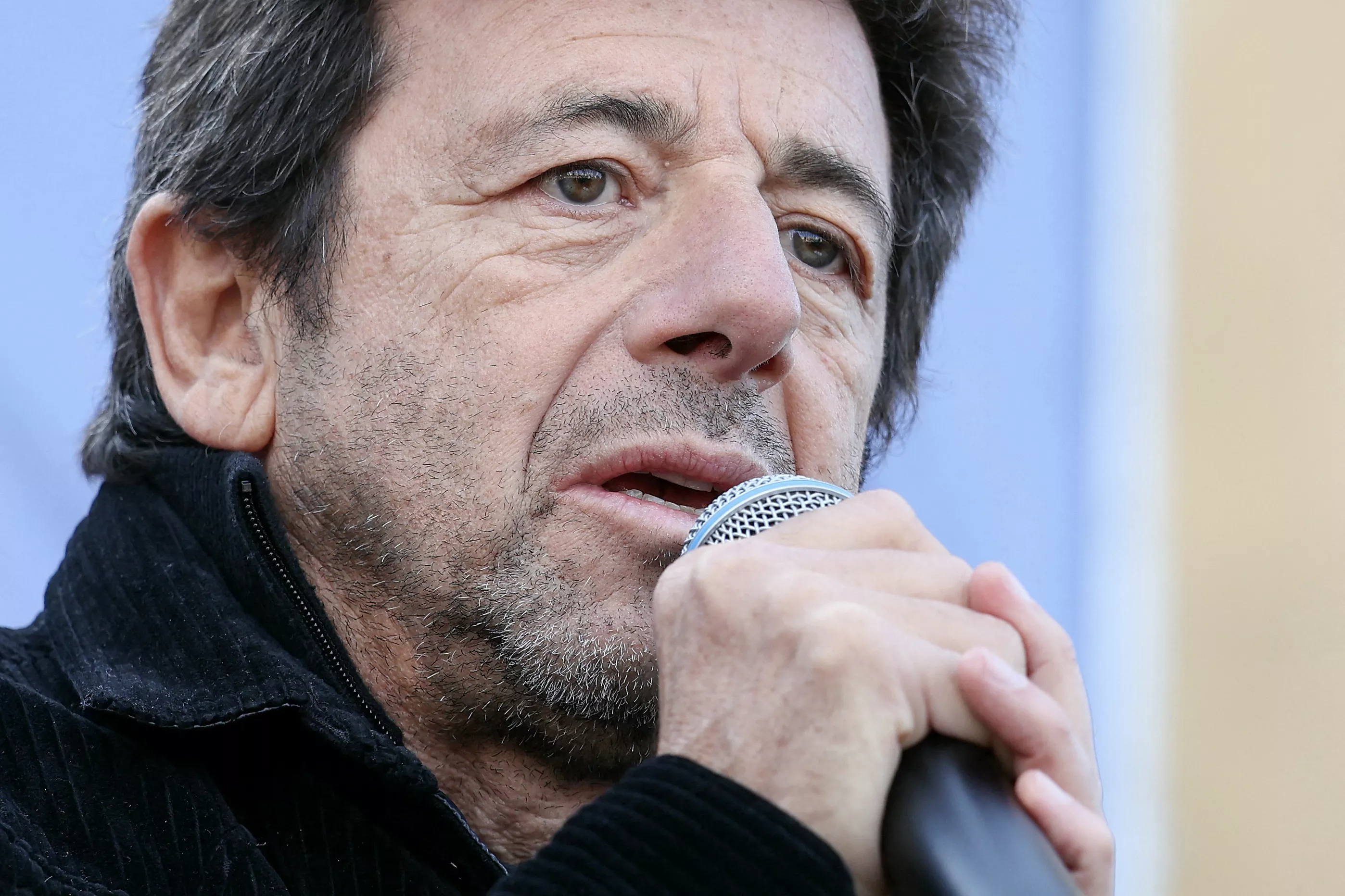 Affaire Patrick Bruel : «C’est un choc», estime l’une des avocates des victimes après les réquisitions du parquet