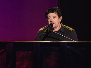 Affaire Patrick Bruel : le chanteur voit son contrôle judiciaire allégé… Voici ce que change cette décision de la cour d’appel