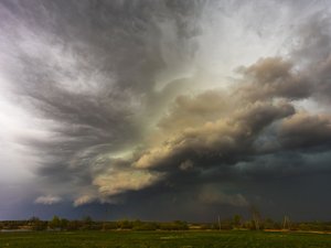 Alerte aux orages : de fortes averses et de la grêle possiblement attendues dans la région… 23 départements placés en vigilance jaune