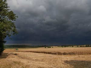 Alerte orages : plusieurs départements en vigilance orange, presque toute l’Occitanie en jaune… une dégradation se met en place