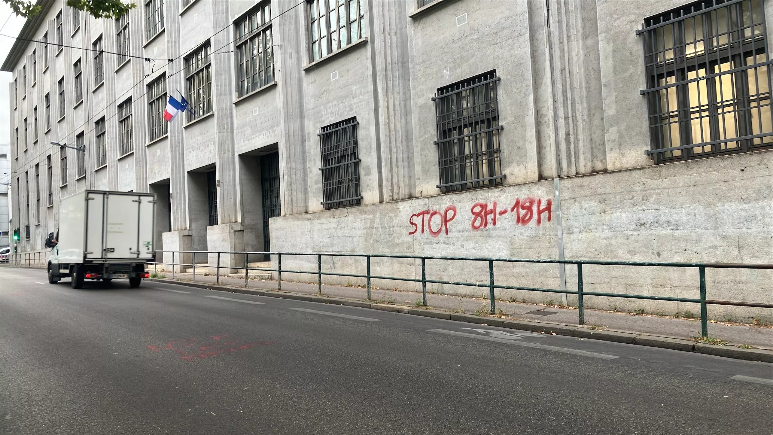 Après une semaine de violences, le préfet serre la vis autour des lycées lyonnais