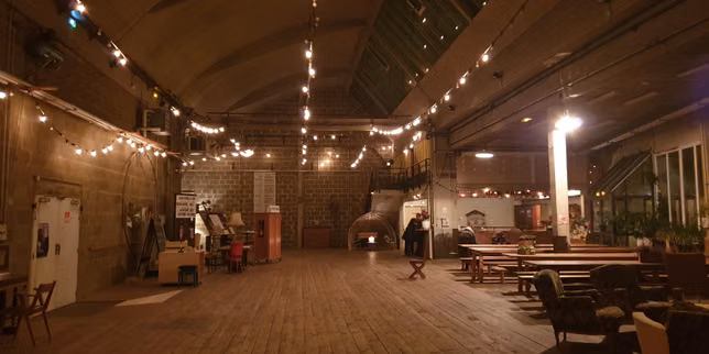 Au Mans, La Fonderie, fabrique artistique atypique créée par François Tanguy et Laurence Chable, résiste aux lois du marché