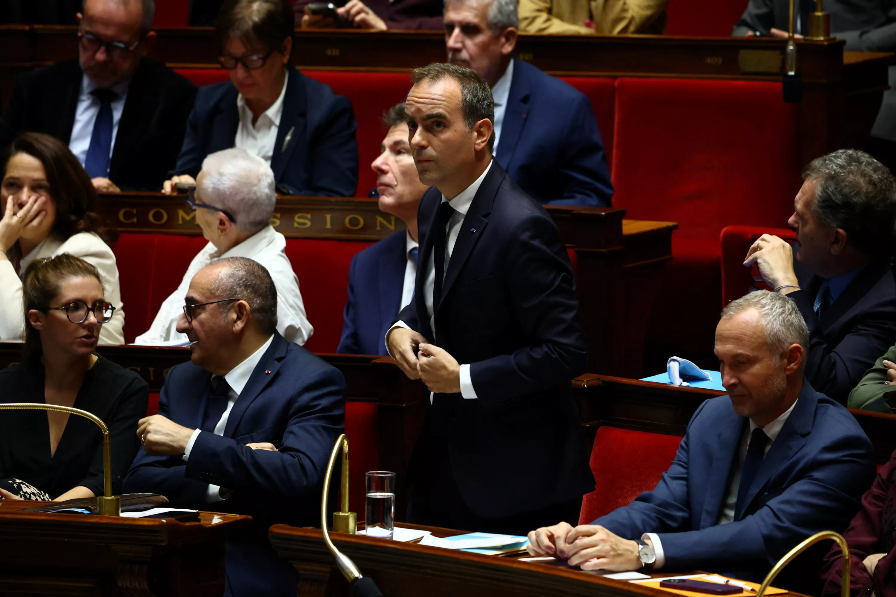 Avant le budget et en pleine crise des lycées, Sébastien Lecornu doit déjà hausser le ton à l’Assemblée nationale