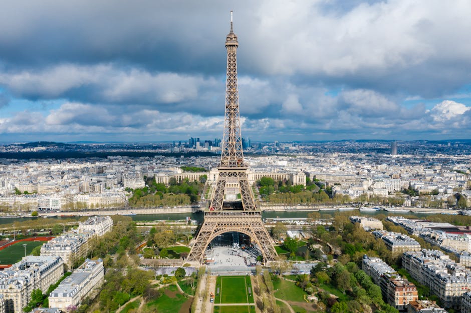 Plus de 880 vols par jour dans et sur les véhicules en France : quelles sont les villes les plus touchées et celles les moins exposées ?