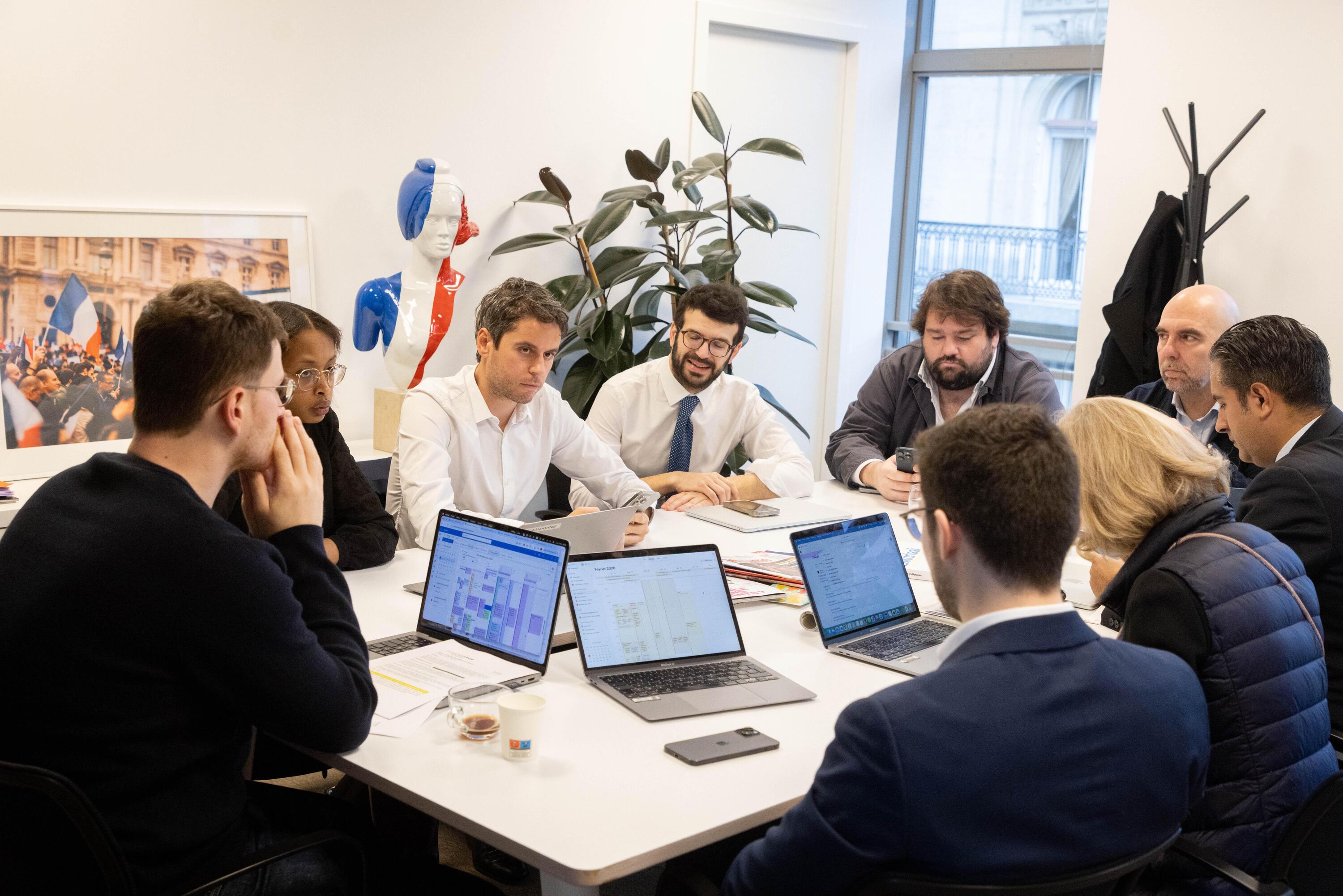 «Empêcher un second tour qui sera terrible» : Attal donne rendez-vous à Philippe «début 2027»
