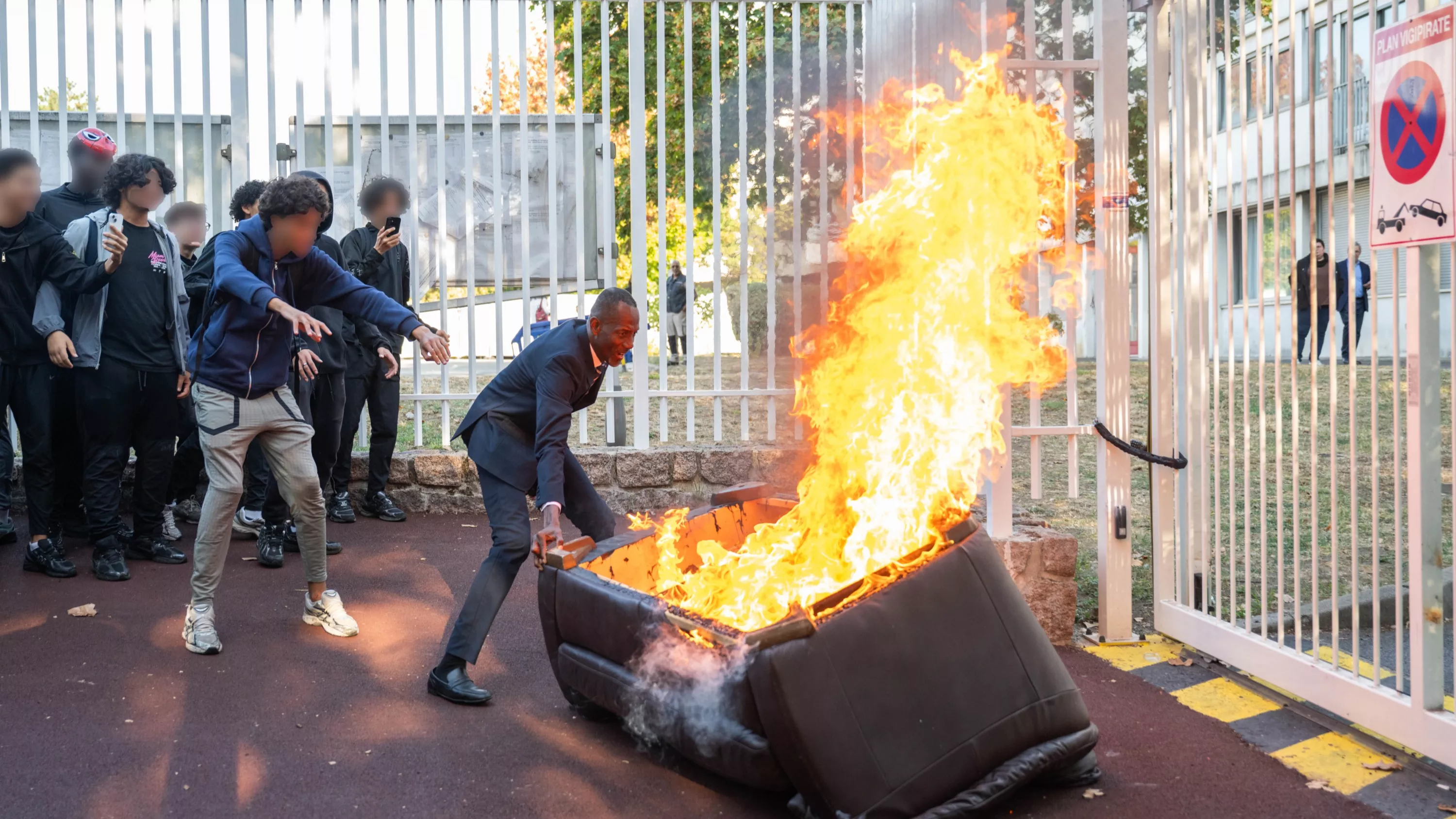 Blocage des lycées : la note de renseignement qui pointe le rôle clé de LFI