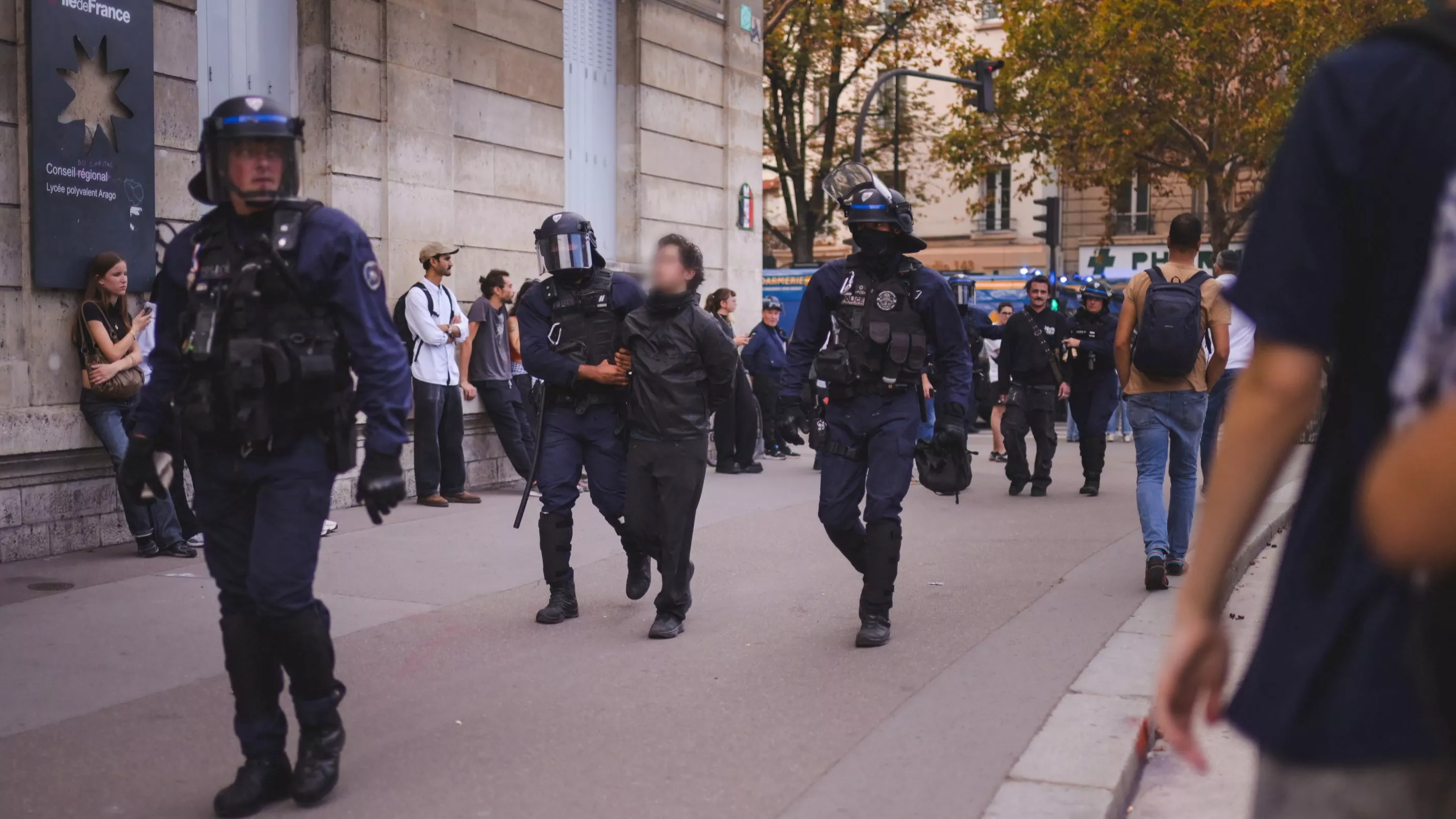 Blocage des lycées : pourquoi la majorité des mis en cause dans les violences échapperont à un procès