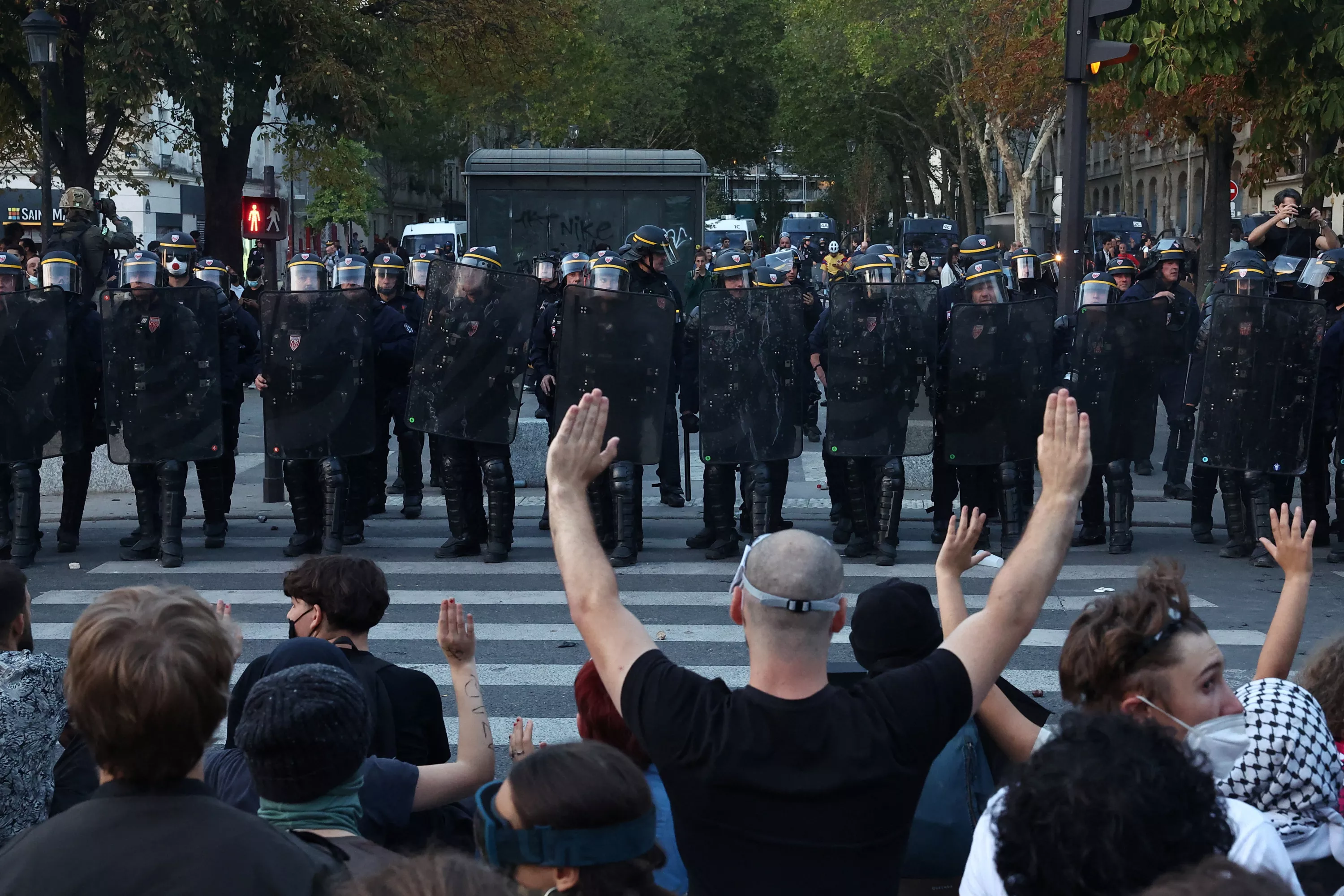 Blocus des lycées : les réseaux sociaux dans le collimateur des élus et des forces de l’ordre