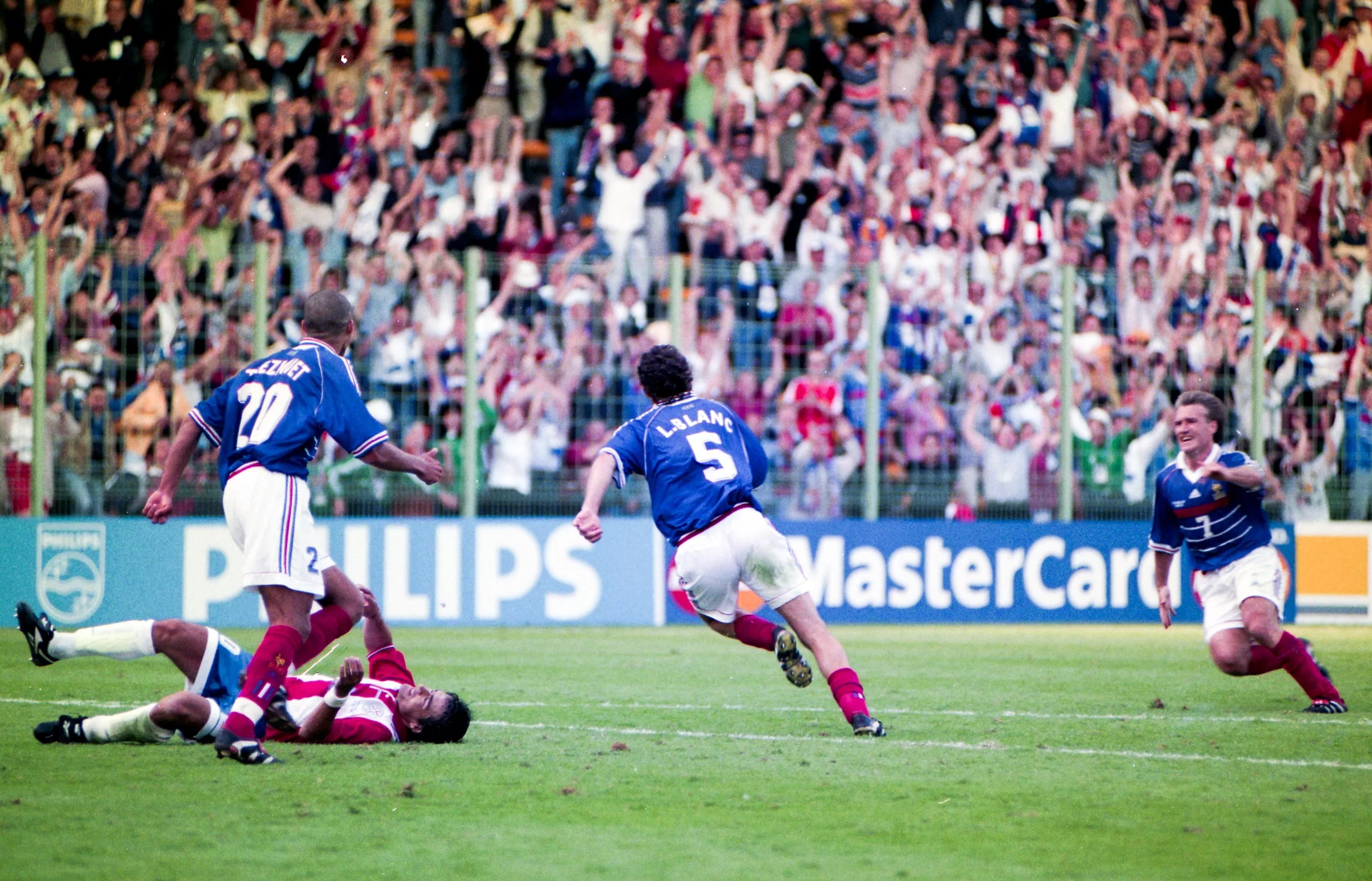 Bollaert paralysé par la peur, Laurent Blanc sauveur… Quand la France affrontait le Paraguay en 8es de finale du Mondial 1998