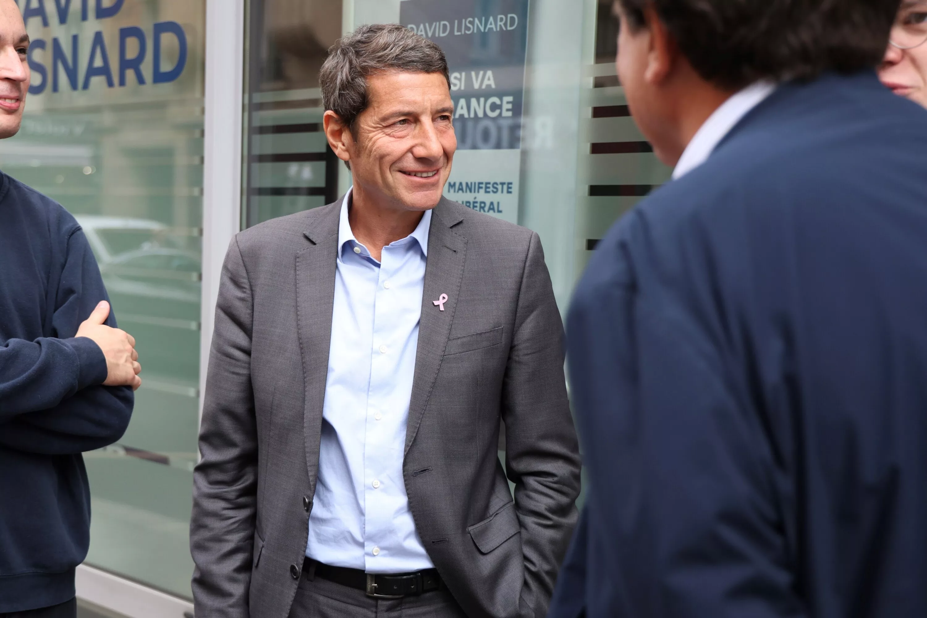«C’est juste fou» : immersion dans les coulisses de la campagne de David Lisnard, en pleine accélération