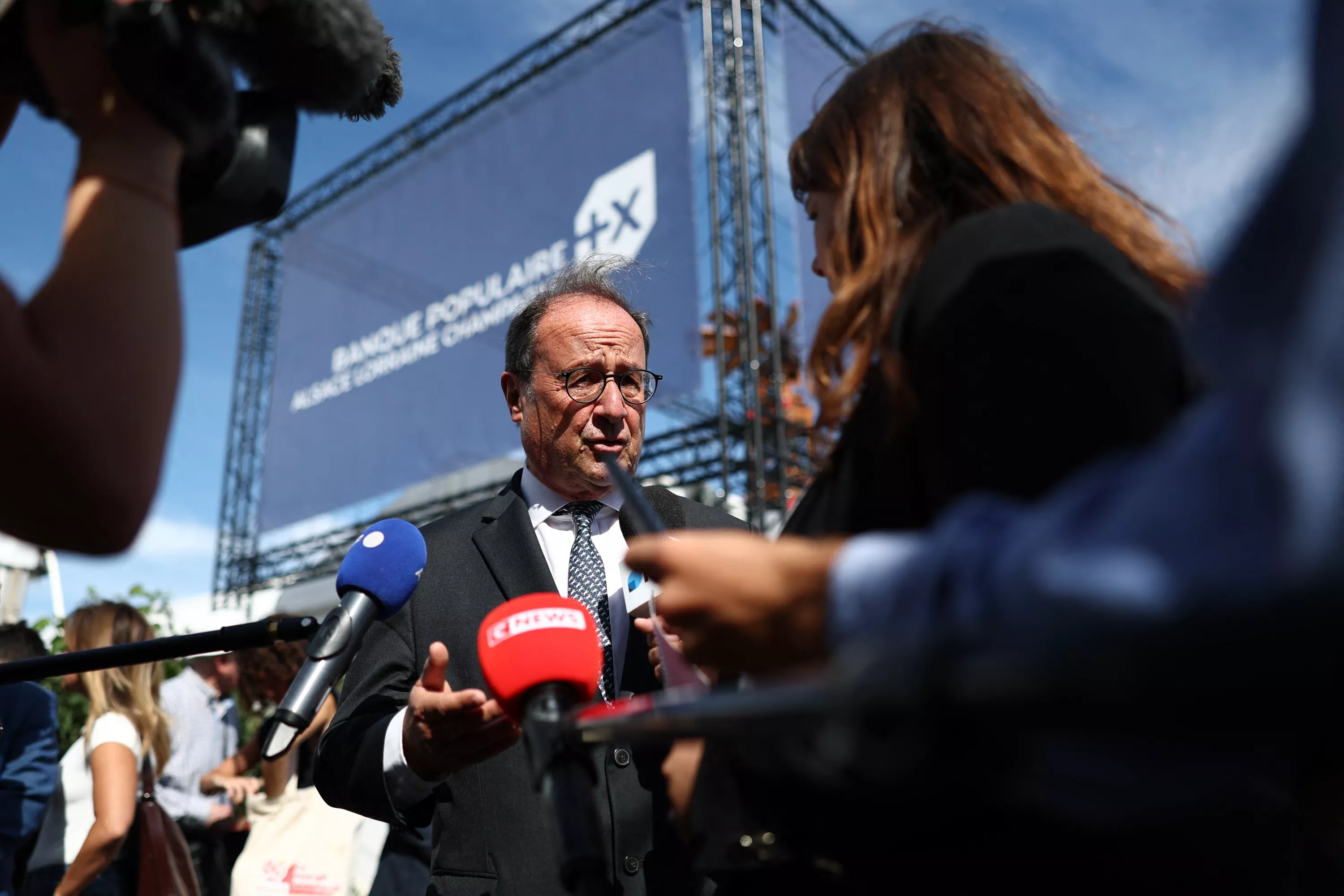«C’est un risque» : Hollande n’écarte pas le retour d’un mouvement comparable aux «gilets jaunes» lié aux prix des carburants
