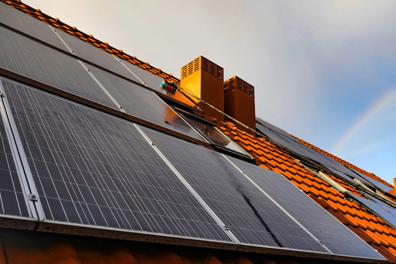 Panneaux solaires : pourquoi les prix continuent de grimper en avril