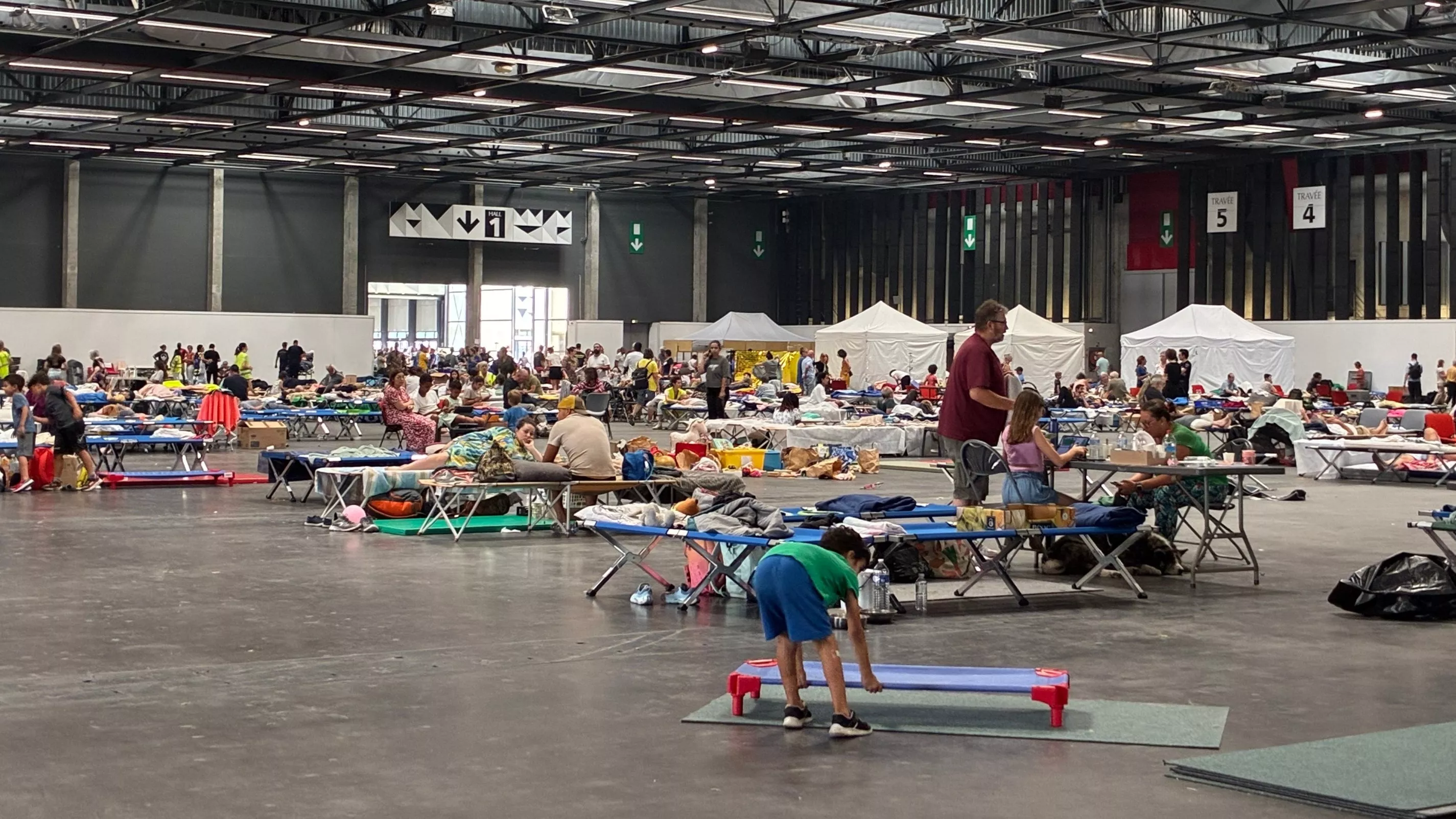«Ça fait mal au cœur de voir ça» : à Bordeaux, les réfugiés des incendies sonnés par l’ampleur des feux