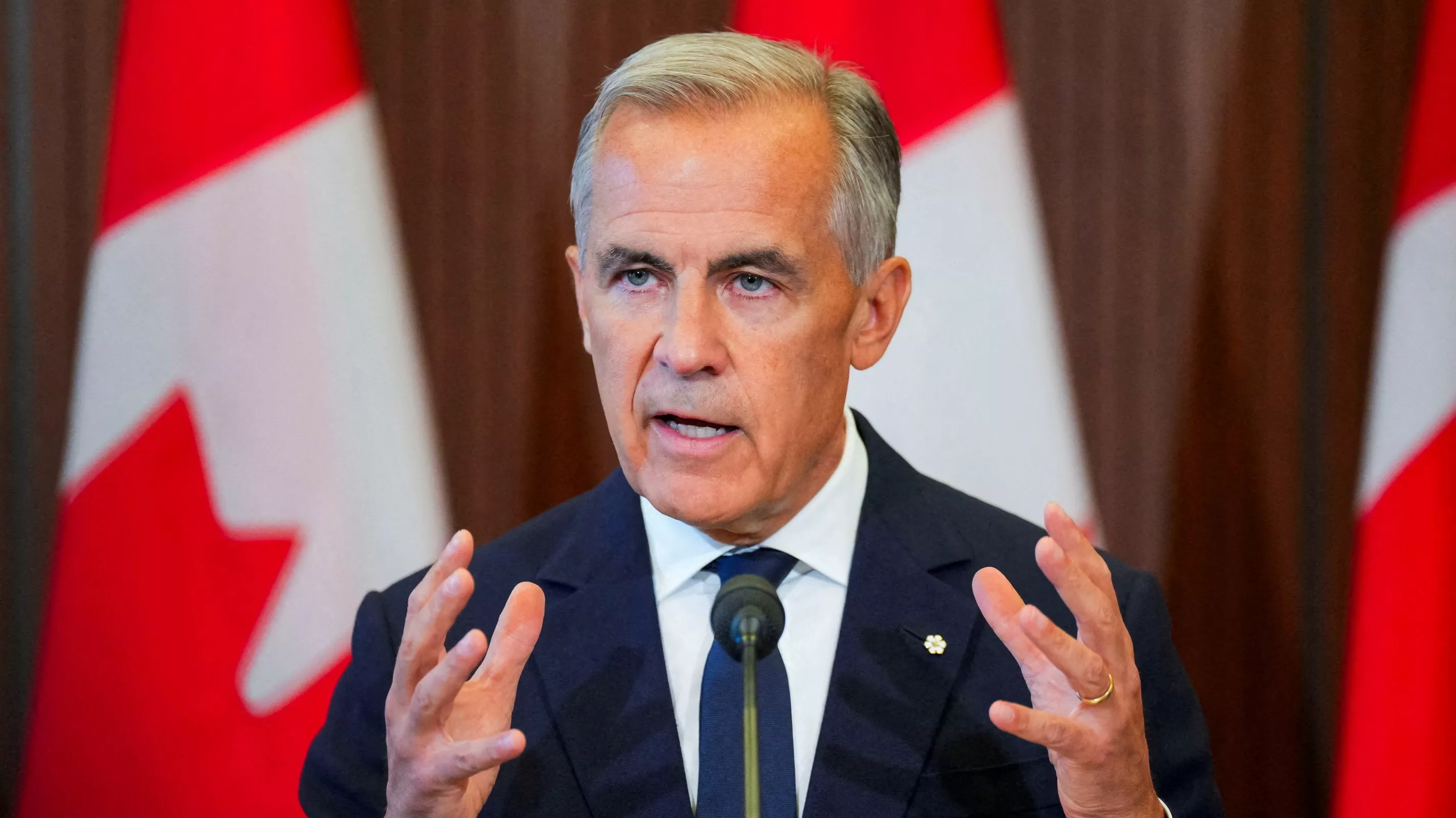 «Ça a toujours irrité les Américains» : pourquoi la langue française s'invite dans le bras de fer commercial entre le Canada et les États-Unis