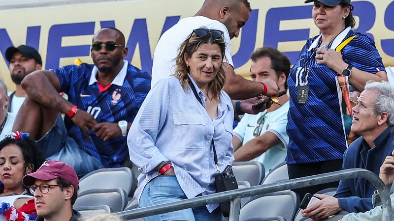 Caen: la mère de Mbappé a interdit les portables au centre de formation,