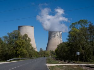 Canicule : face aux températures extrêmes, EDF contraint d’arrêter ou de brider en urgence 11 de ses réacteurs nucléaires