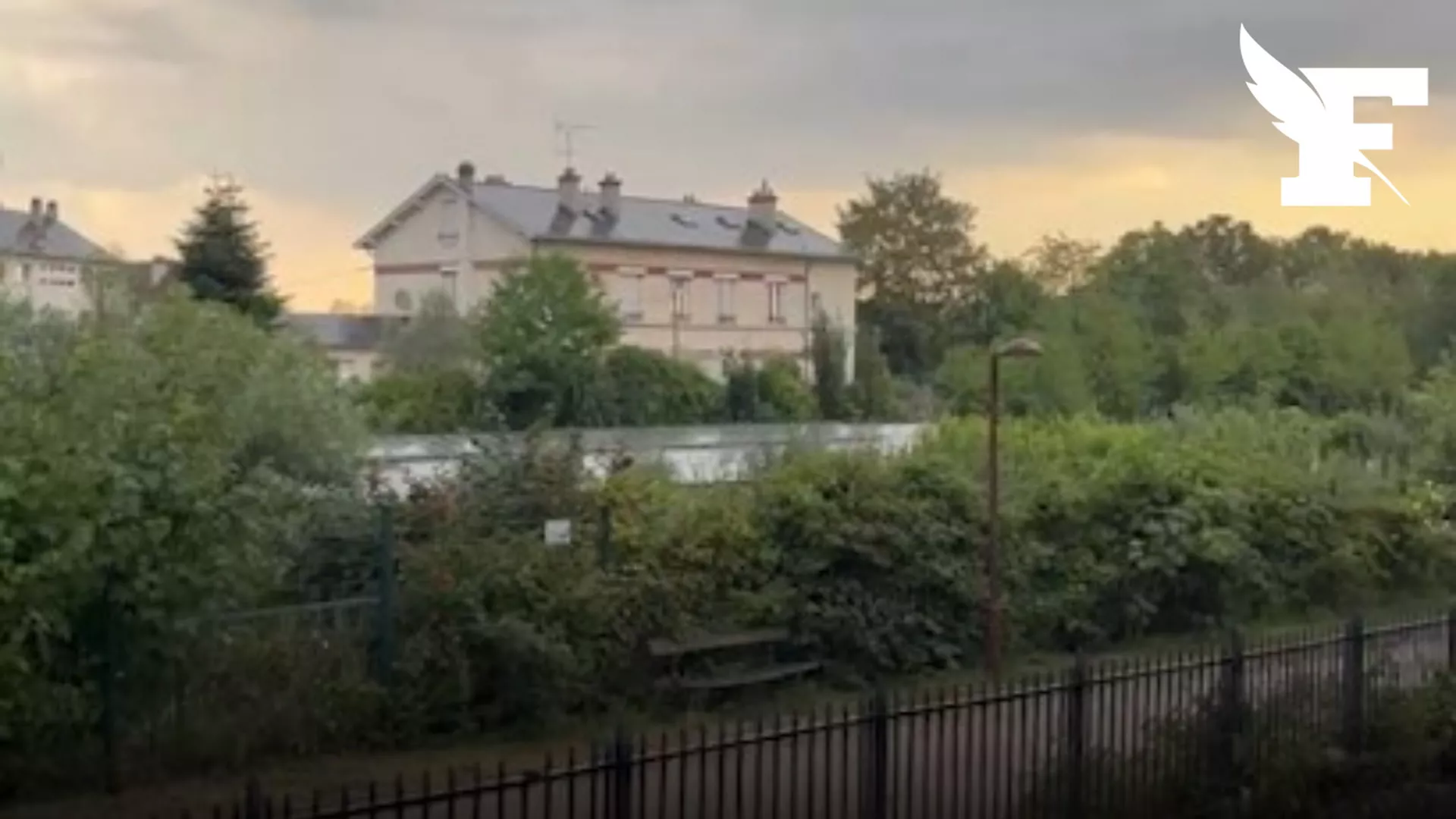 Canicule : les images des premières pluies en région parisienne ce vendredi