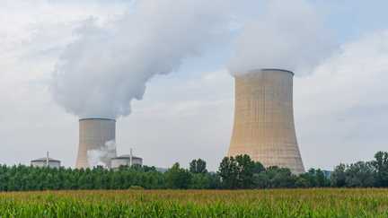 Canicule : trois réacteurs nucléaires à l'arrêt et huit à puissance réduite en France, selon EDF