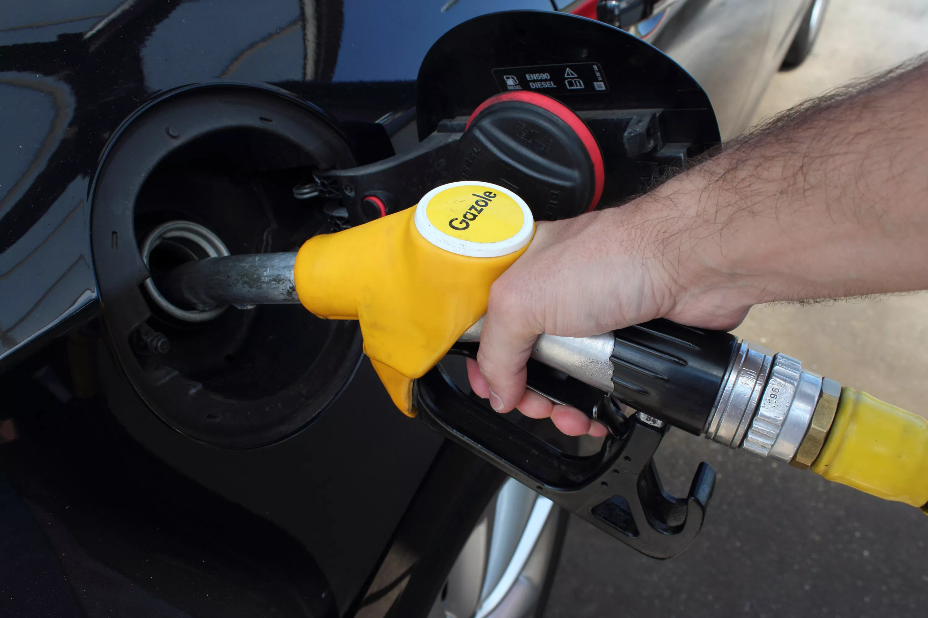 Carburants : le gouvernement veut «poursuivre» les aides sectorielles, annonce Maud Bregeon