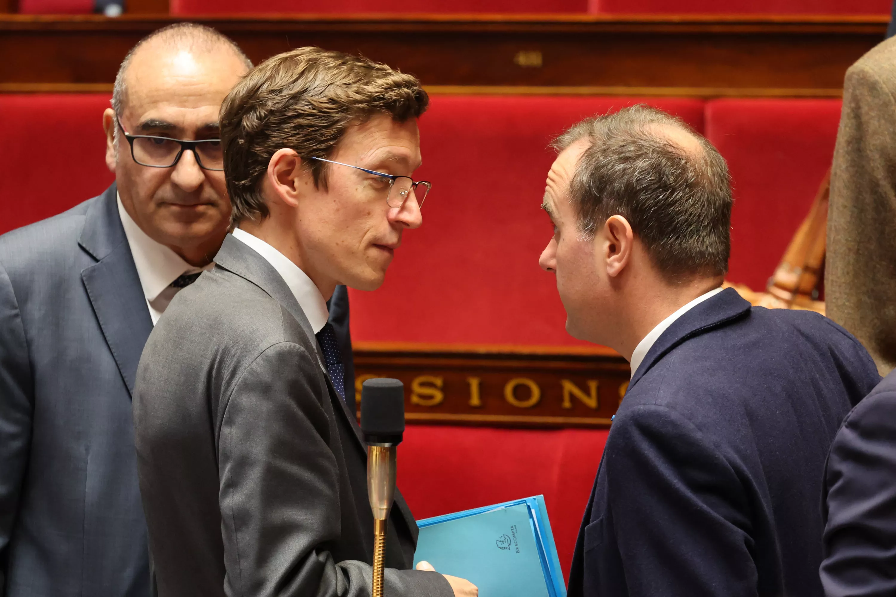 « Cette concertation en mode “gilets jaunes” est une mascarade » : quand le gouvernement jette de l’huile sur le feu de la crise lycéenne