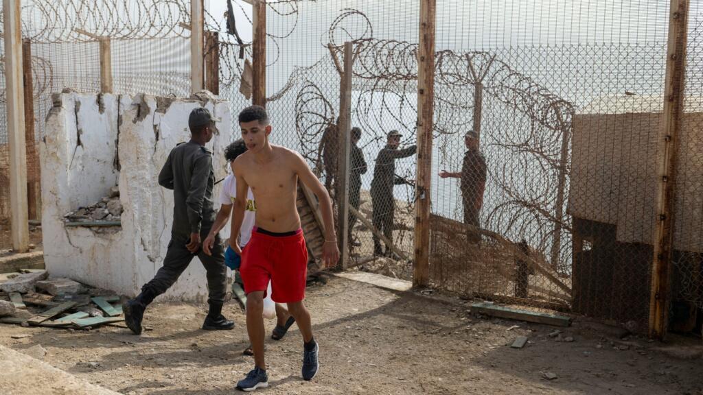 Ceuta: les migrants quittent l'enclave et racontent le déchaînement de violence des derniers jours