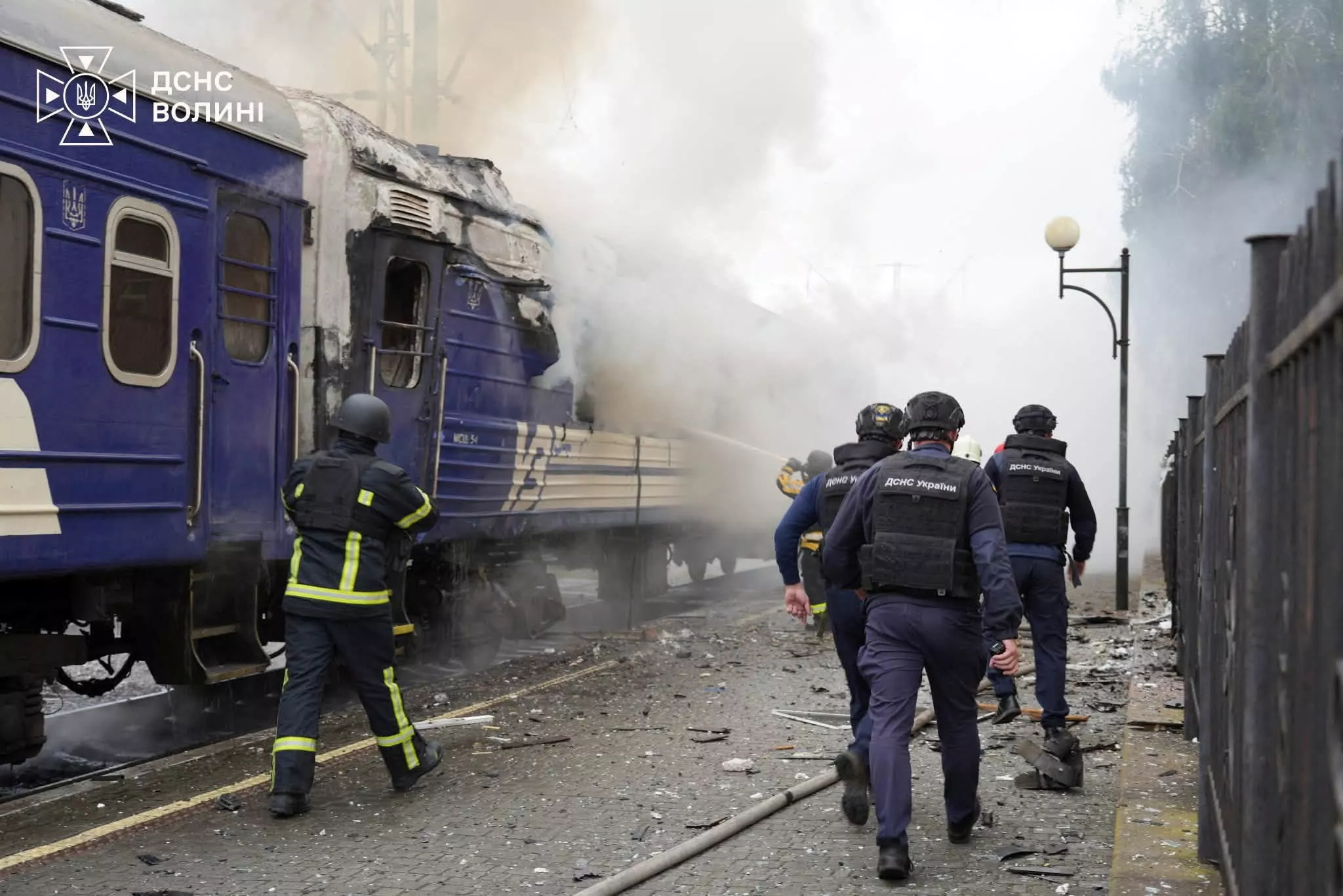 Chemins de fer, stations-service, entrepôts ukrainiens : les « frappes systémiques » russes s’approchent dangereusement de l’Europe