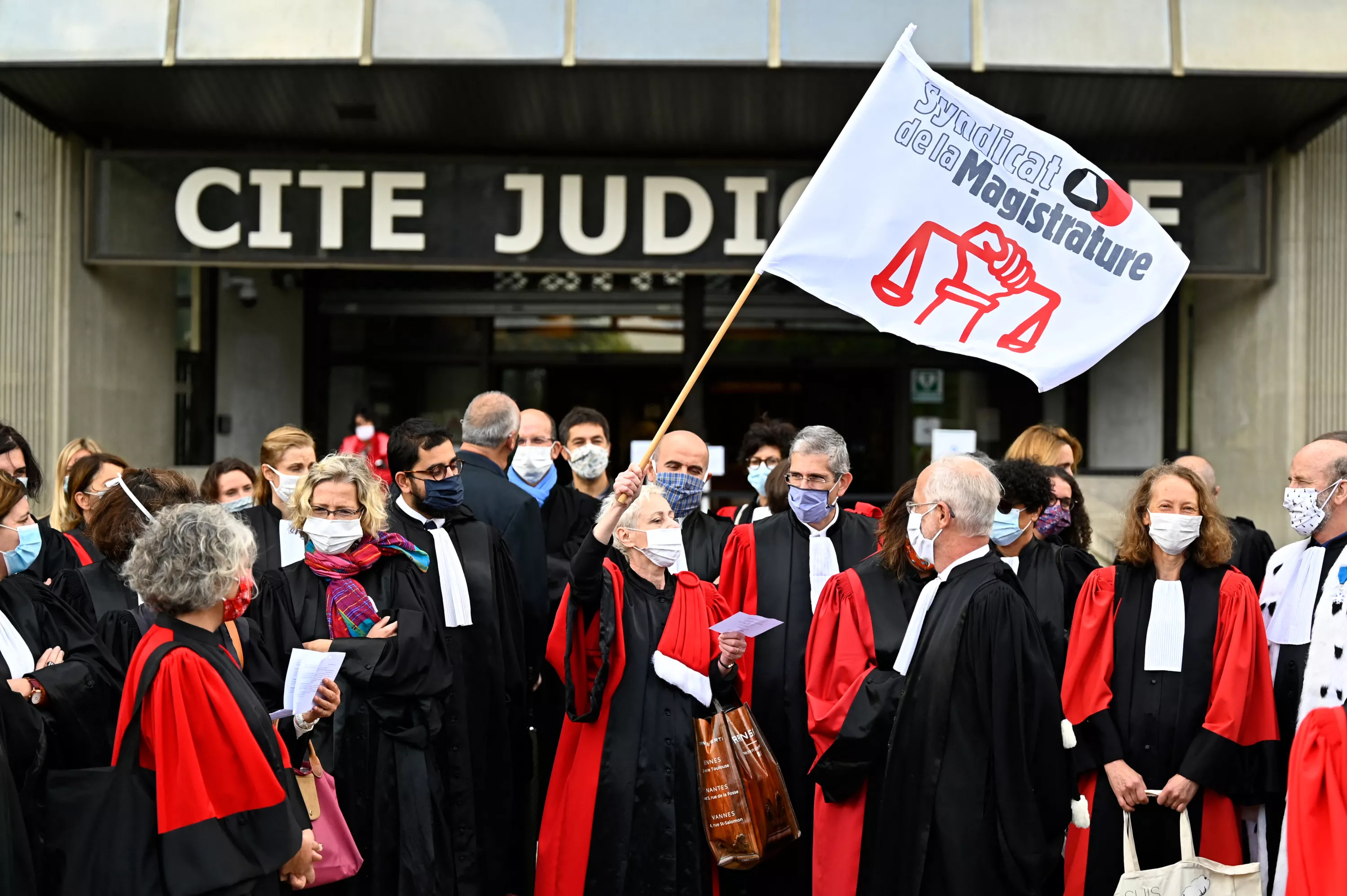 «Collusion avec l’extrême gauche» : Bruno Retailleau dénonce la présence d’un juge du Syndicat de la magistrature à une conférence de presse de LFI