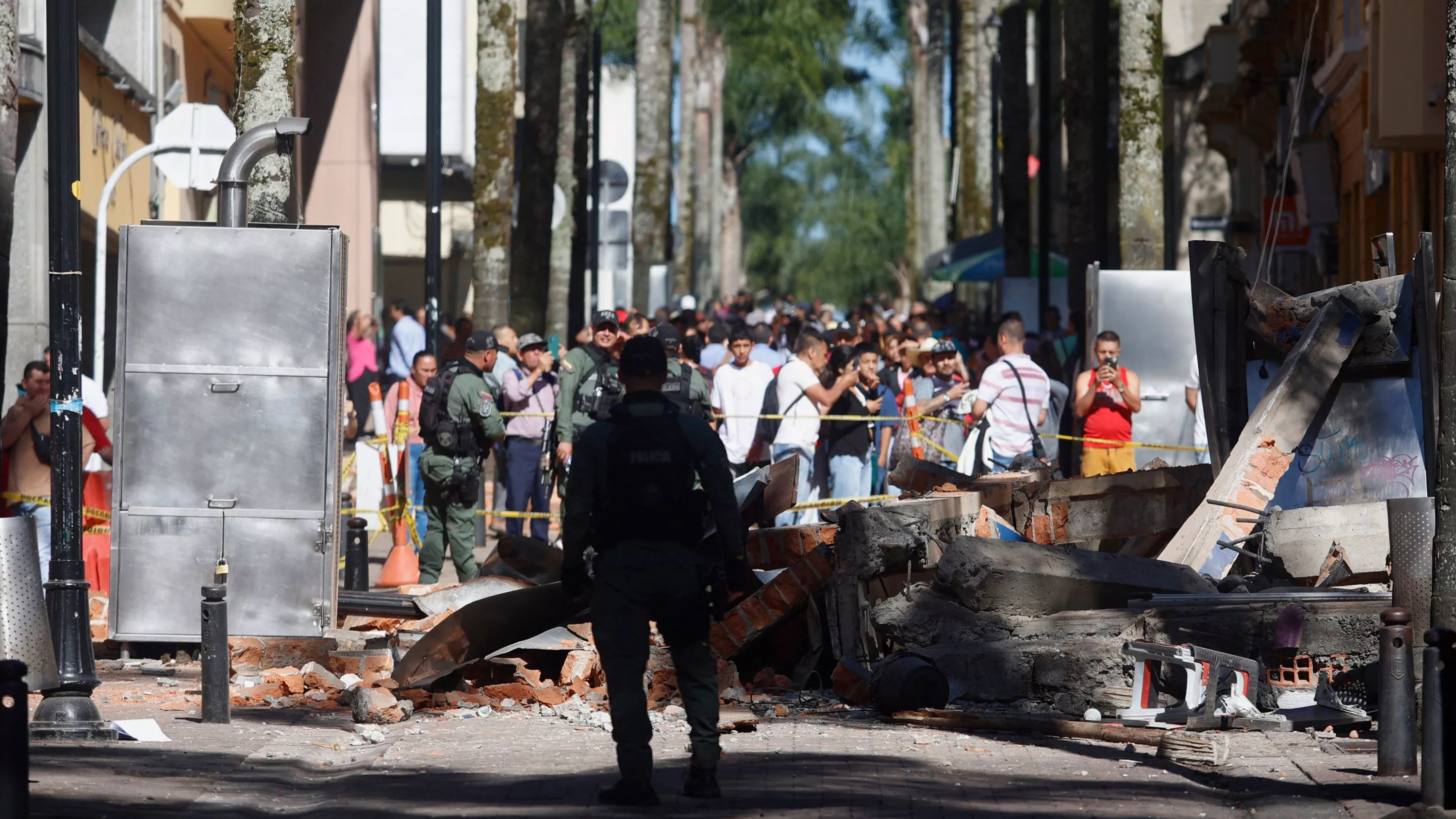 Colombie : un puissant séisme de magnitude 7,4 secoue le pays, au moins 18 morts et de nombreuses destructions