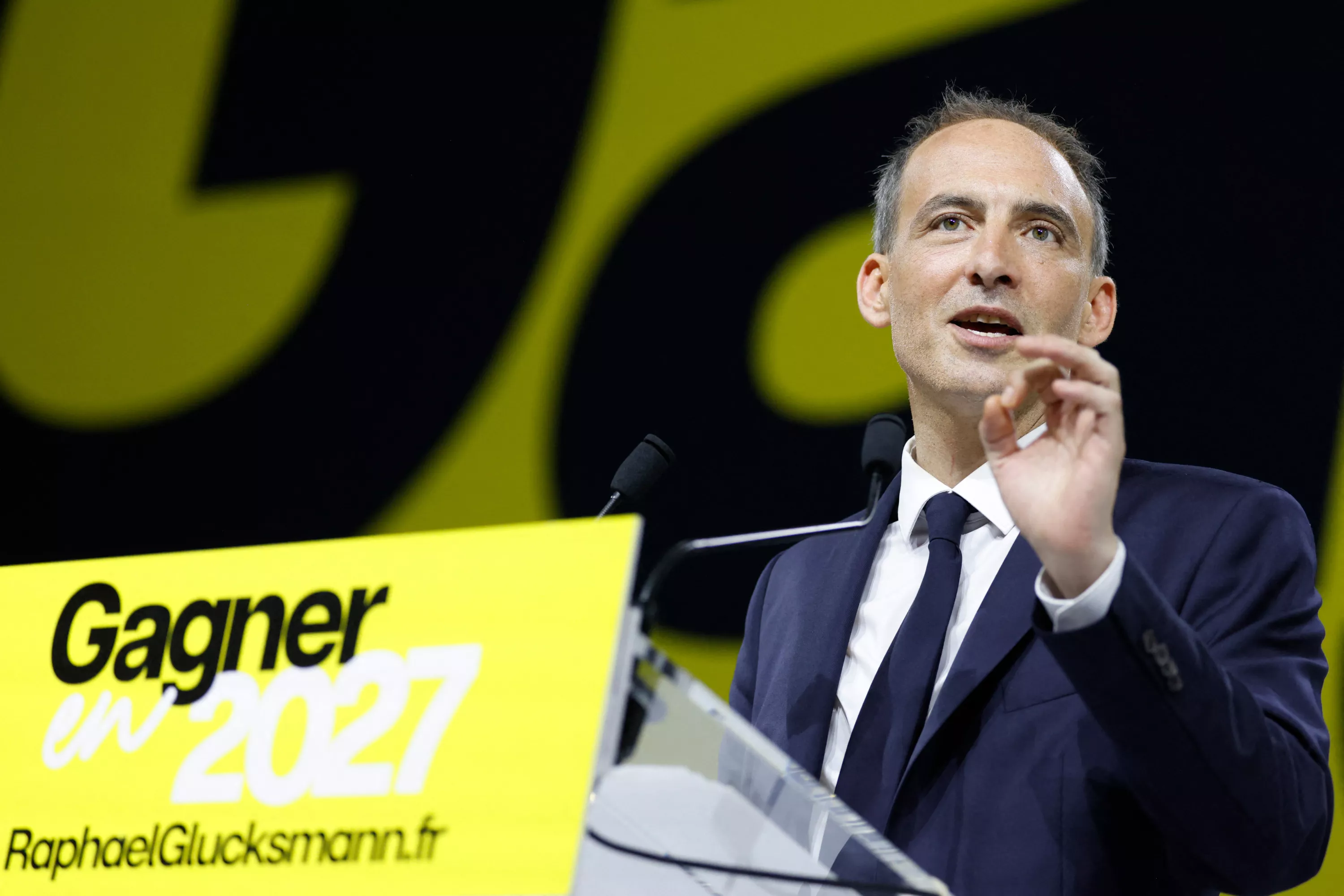 Comment Raphaël Glucksmann compte récupérer 15 milliards d’euros par an en taxant les « méga-héritages »