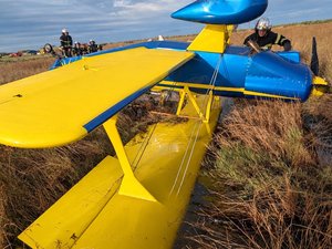 Crash spectaculaire d’ULM près de Montpellier : le pilote s’en sort miraculeusement après s’être retourné dans les marais
