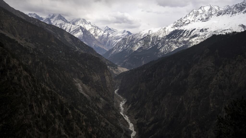 Crue dans l'Himalaya: le casse-tête de la surveillance des milliers de glaciers