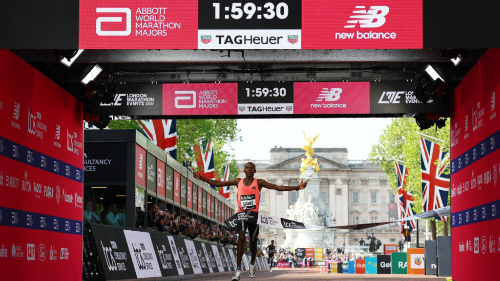 À Londres, le Kenyan Sabastian Sawe devient le premier homme à remporter un marathon en moins de deux heures